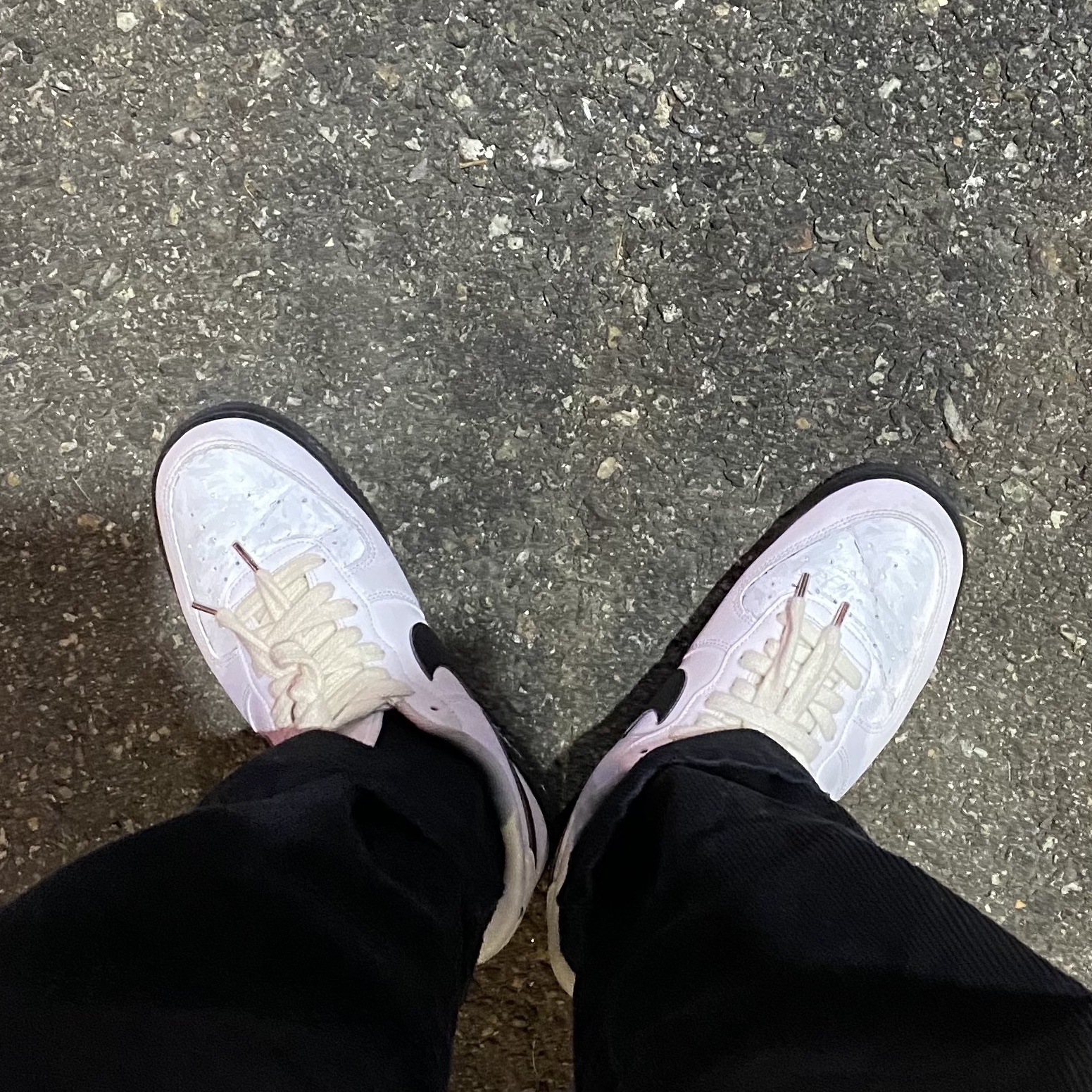 Nike Air Force 1 Low White Black Midsole 착용 스타일
