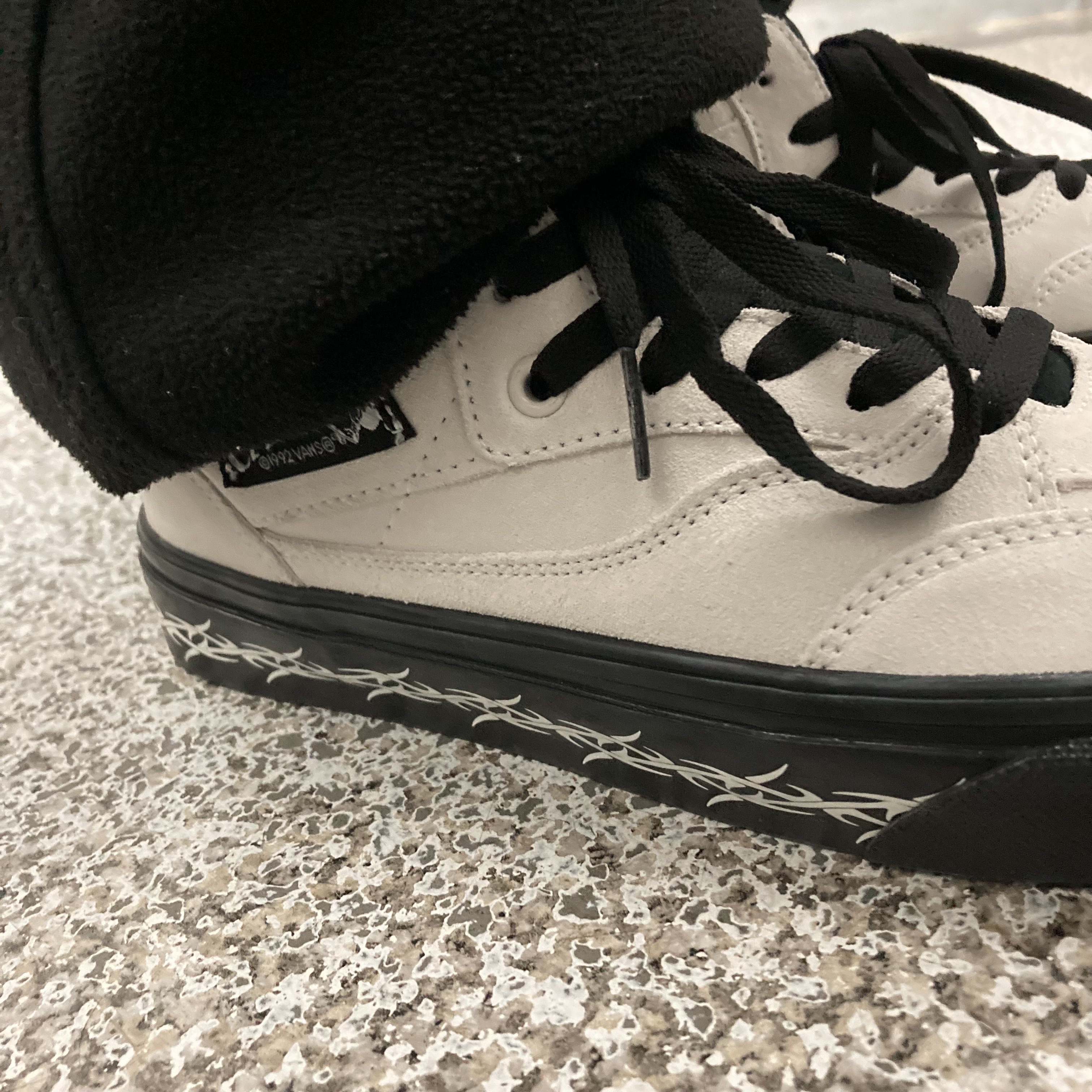 Vans x Supreme Skate Half Cab Tribal Cream 착용 스타일 - 4