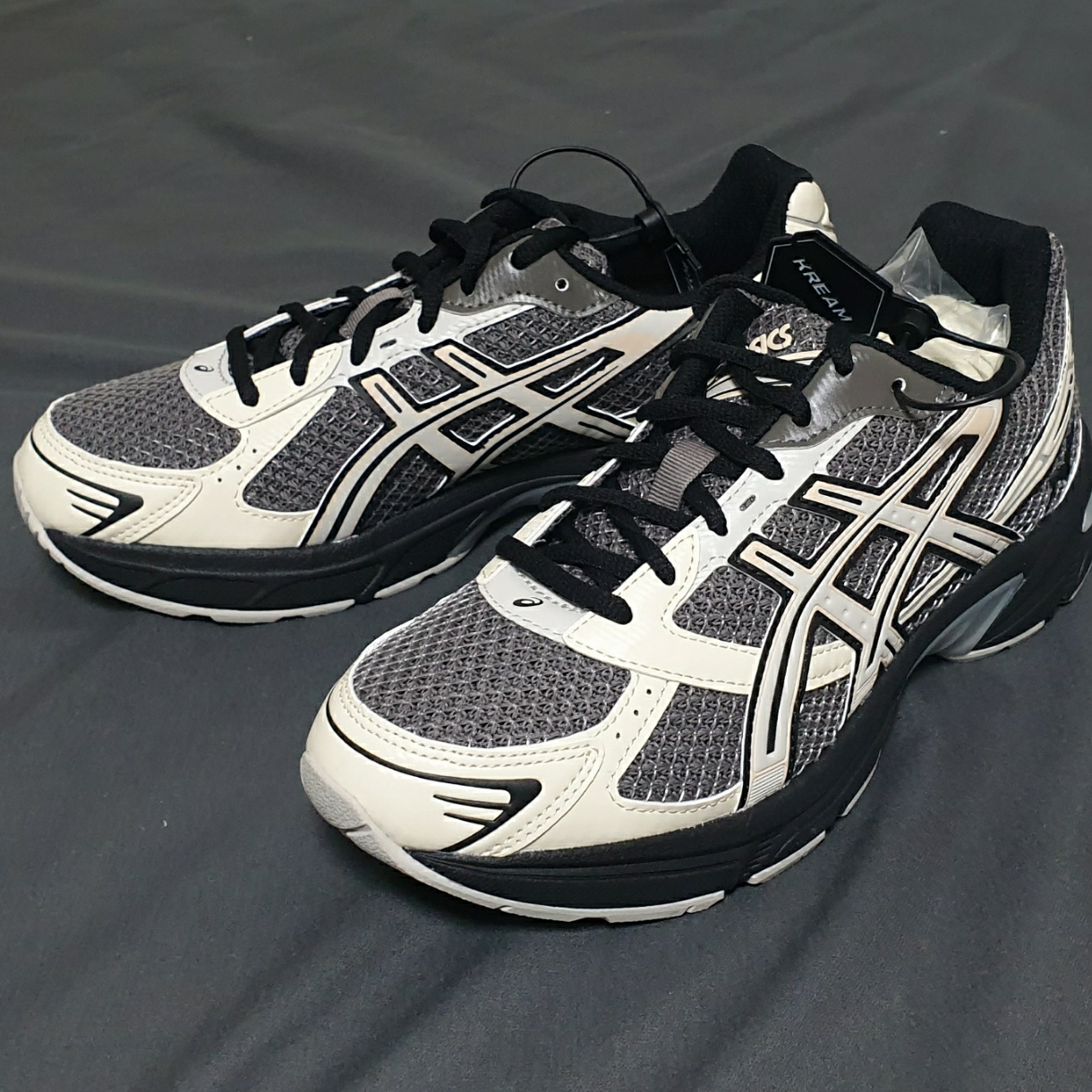 Asics x I4P Gel-1130 Mink Glacier Grey 착용 스타일 - 3