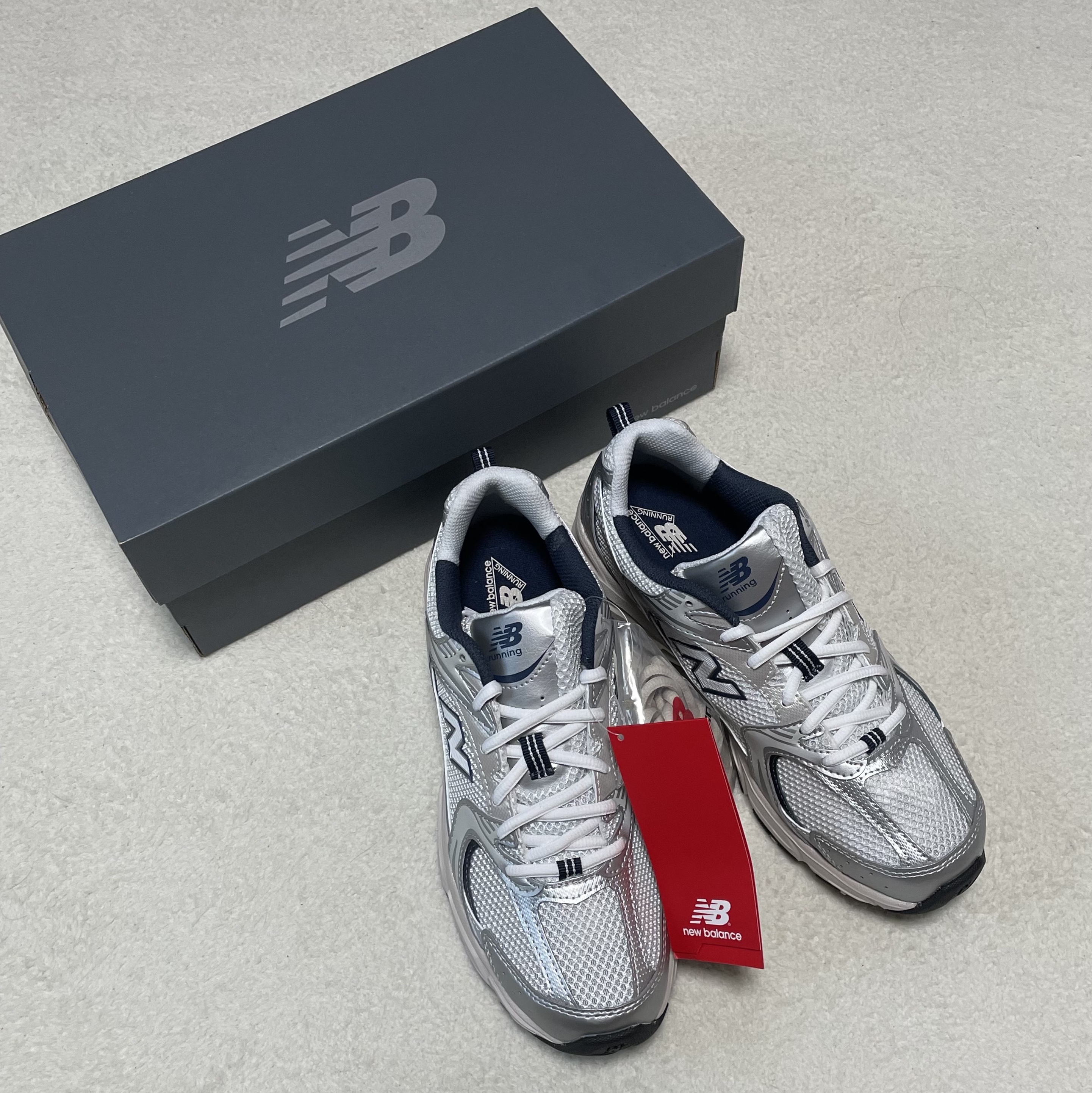 New Balance 530 Steel Grey 착용 스타일