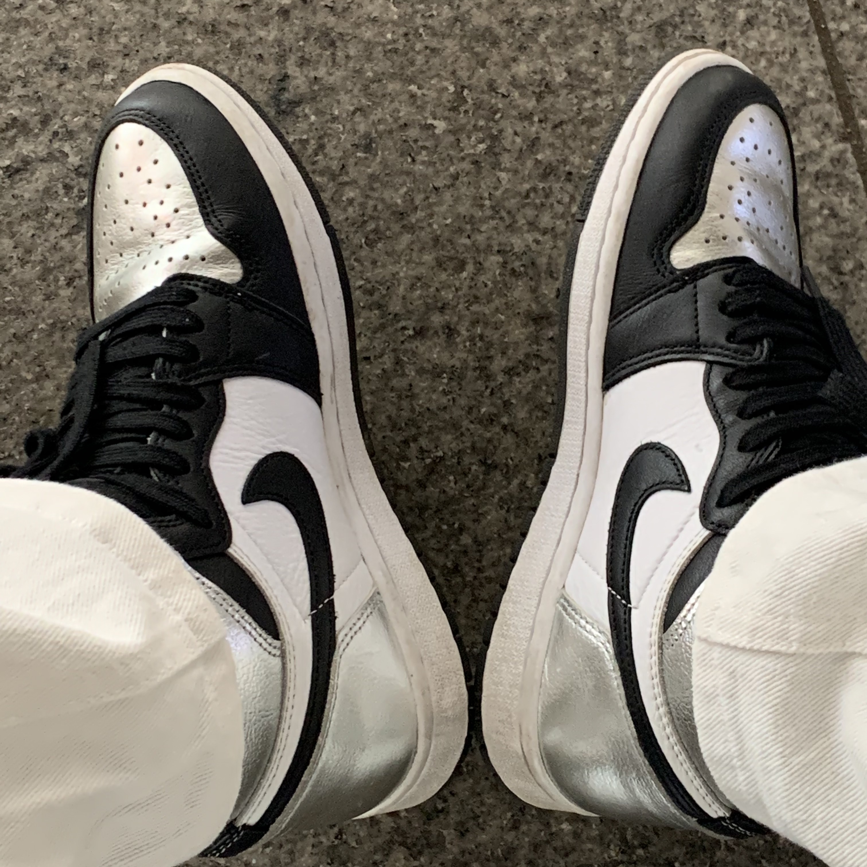 (W) Jordan 1 Retro High OG Silver Toe 착용 스타일 - 2