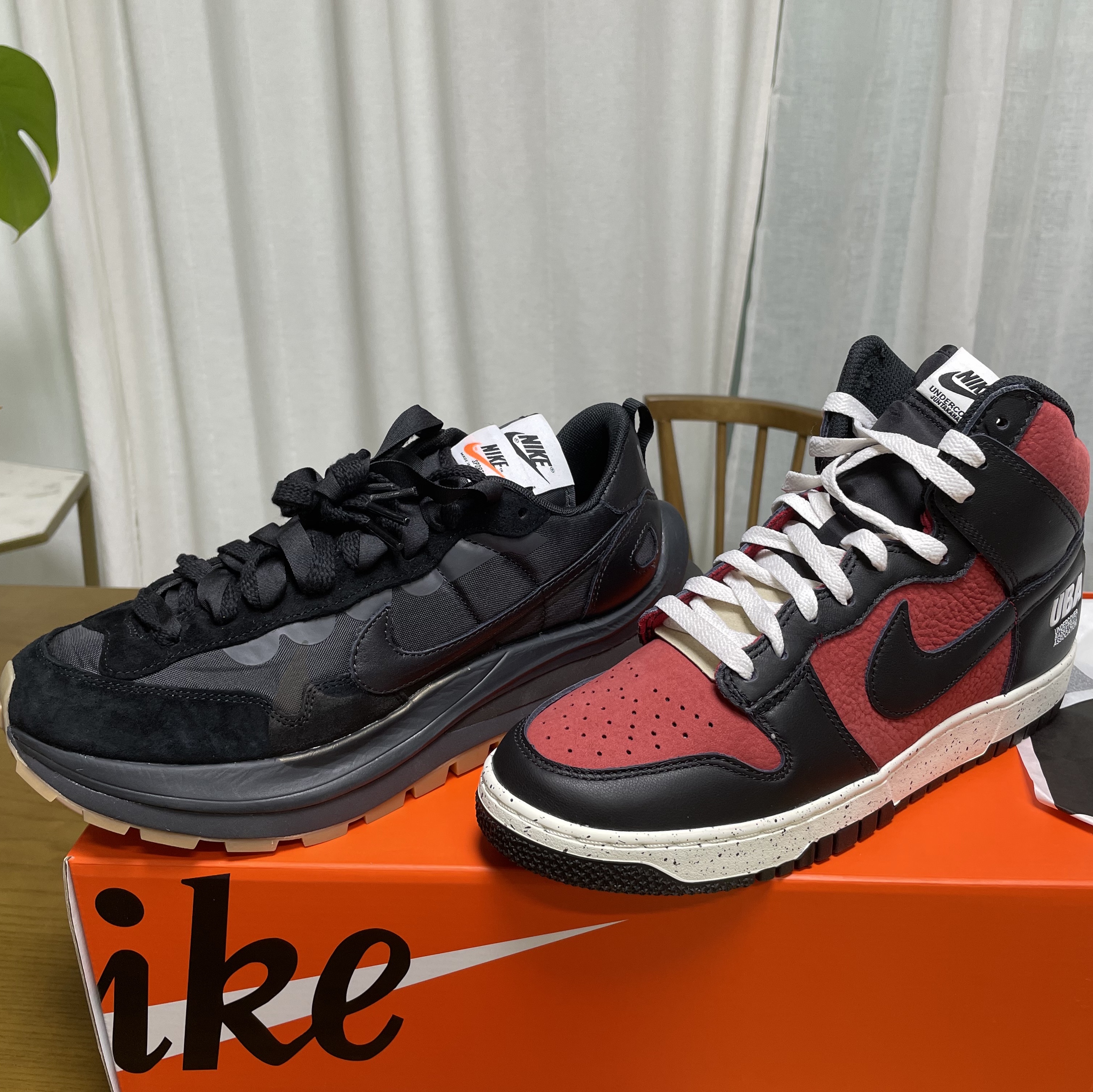 Nike x Sacai VaporWaffle Black and Gum, Nike x Undercover Dunk High 1985 Gym Red 착용 스타일