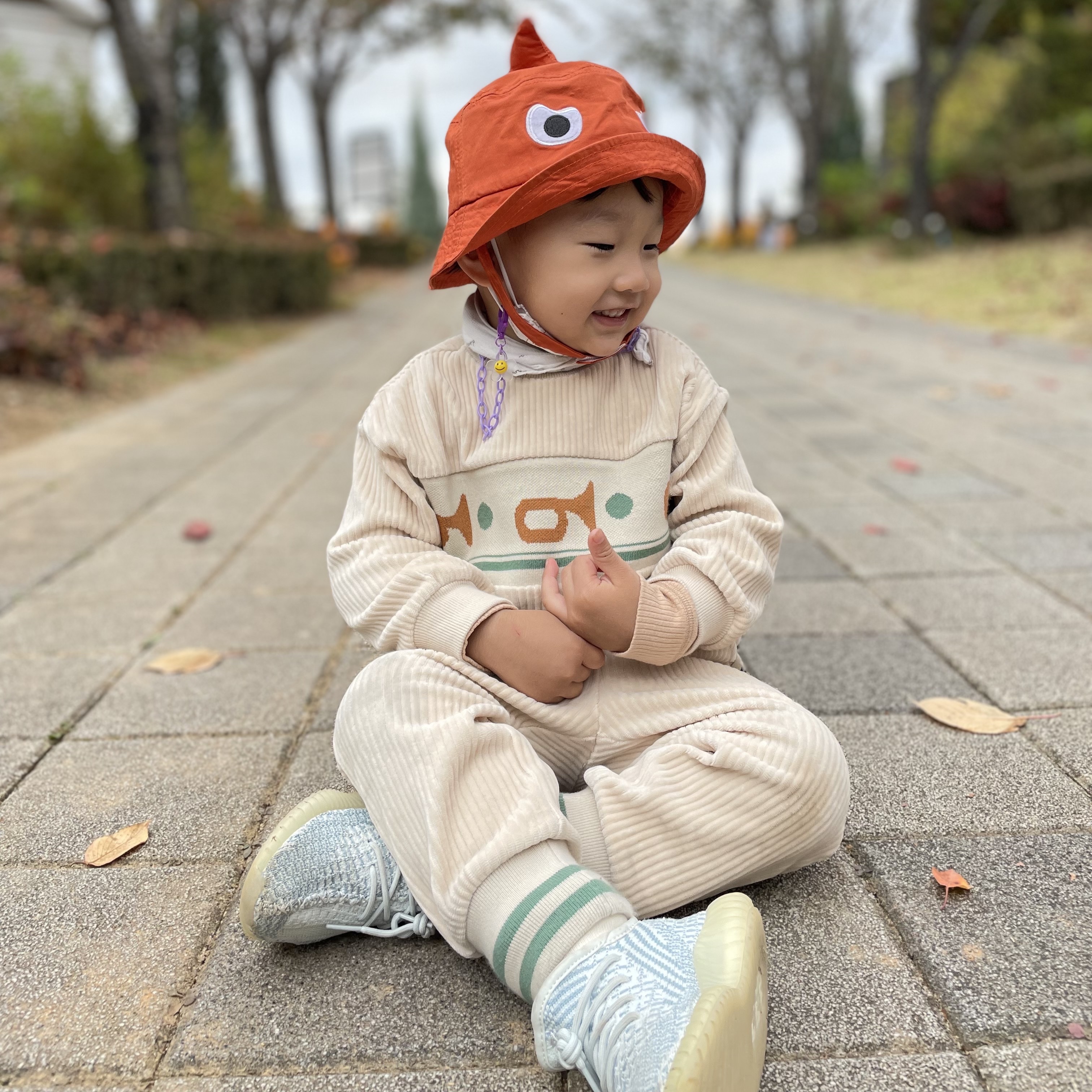 (Kids) Adidas Yeezy Boost 350 V2 Cloud White, (Infant) Adidas Yeezy Boost 350 V2 Cloud White 착용 스타일 - 4