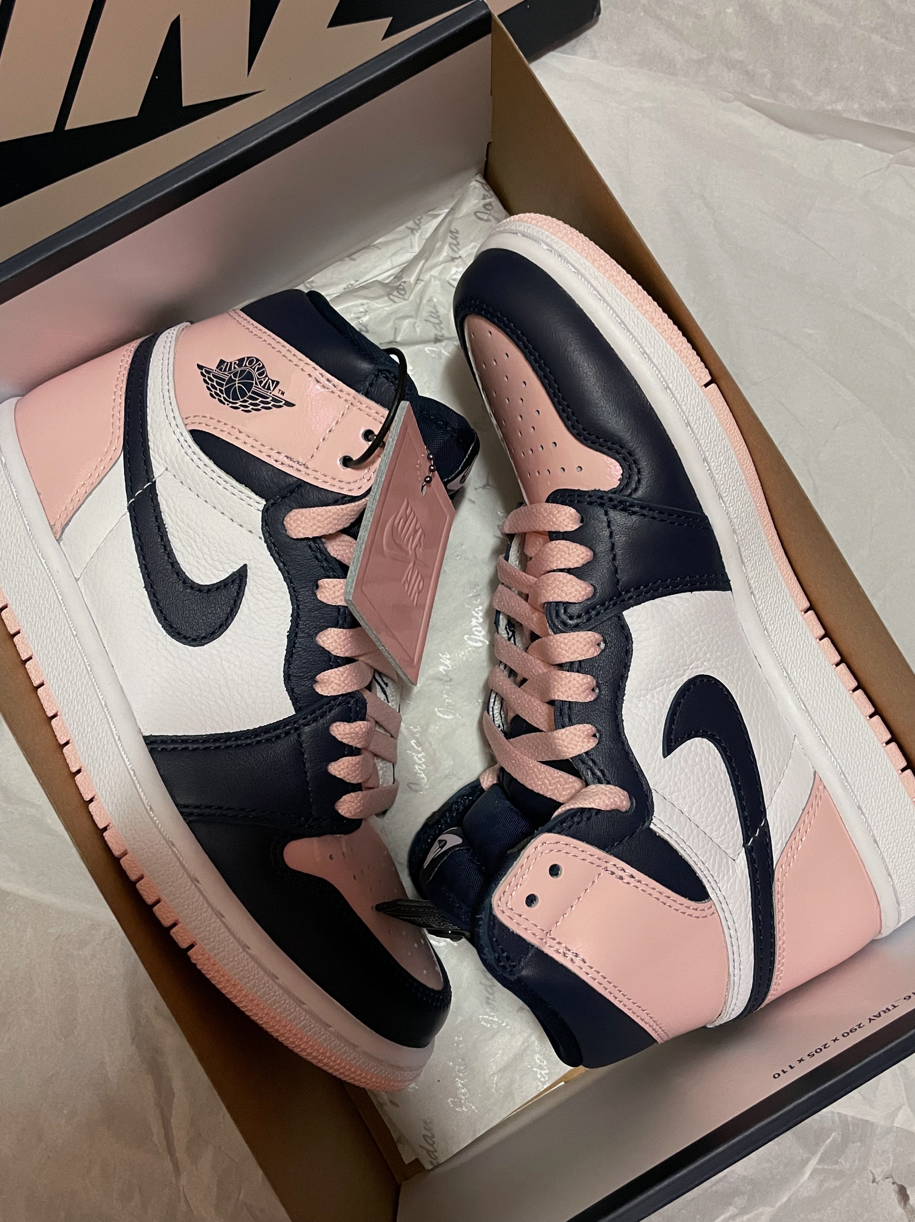 (W) Jordan 1 Retro High OG Atmosphere 착용 스타일 - 1