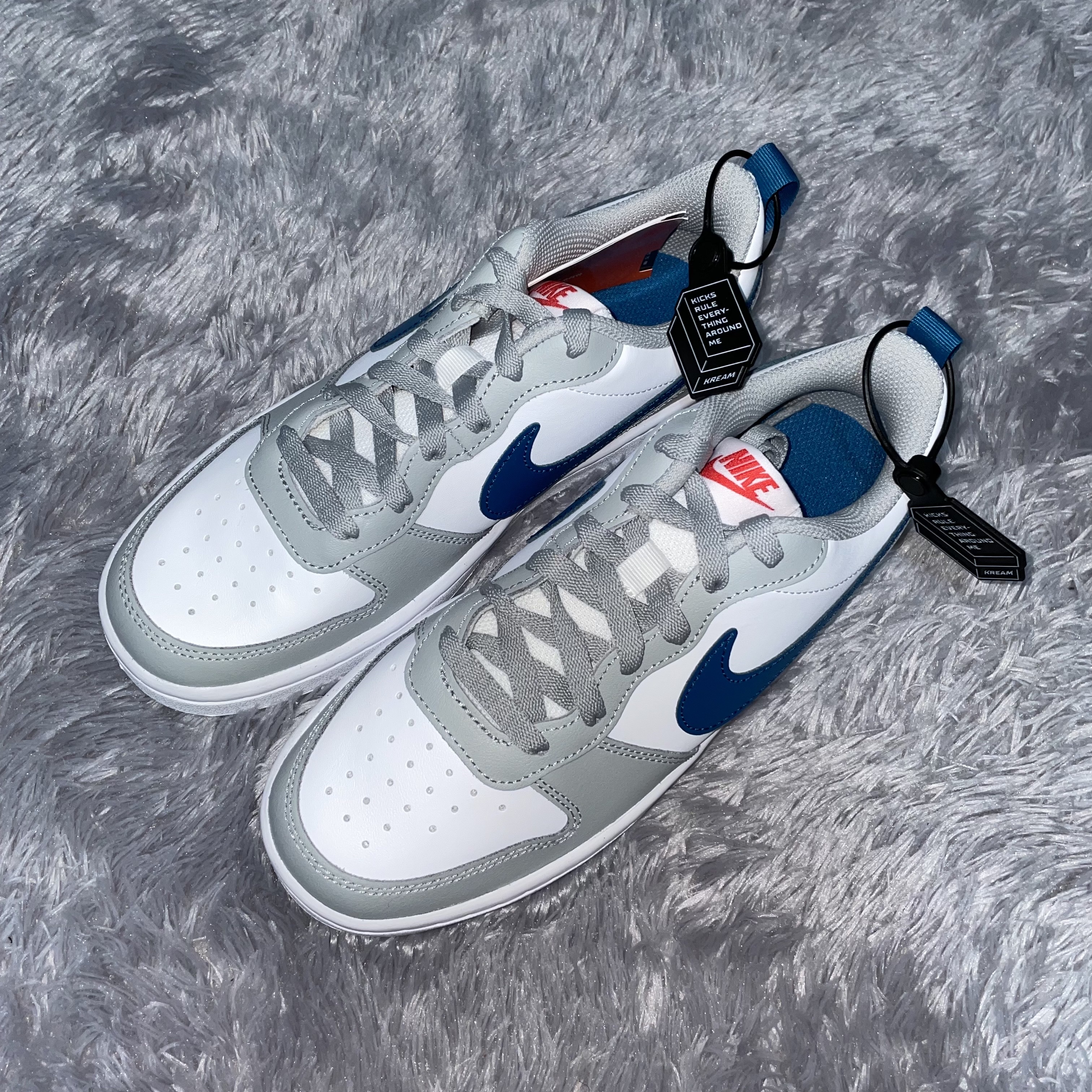 (GS) Nike Court Borough Low 2 Light Smoke Grey 착용 스타일 - 3