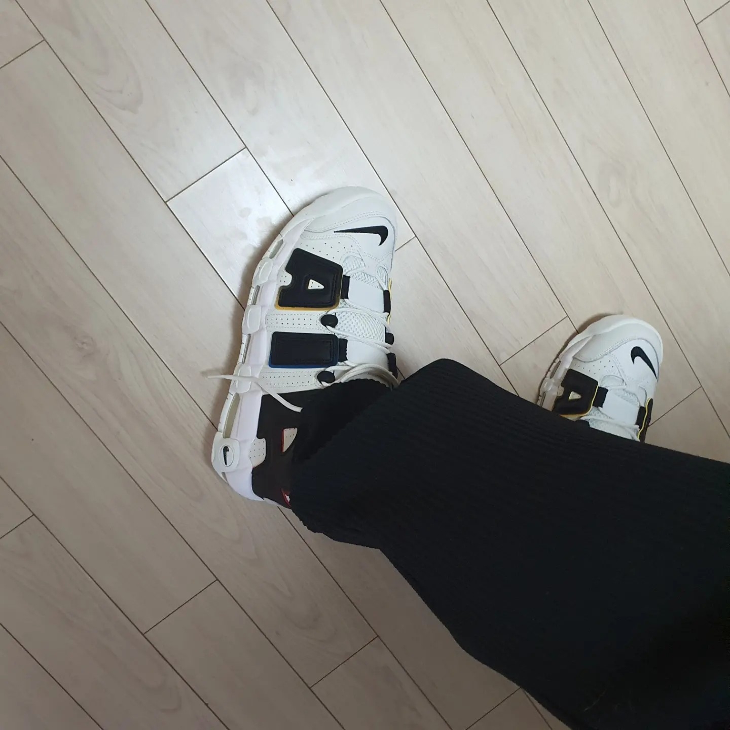 Nike Air More Uptempo 96 Trading Cards 착용 스타일 - 1