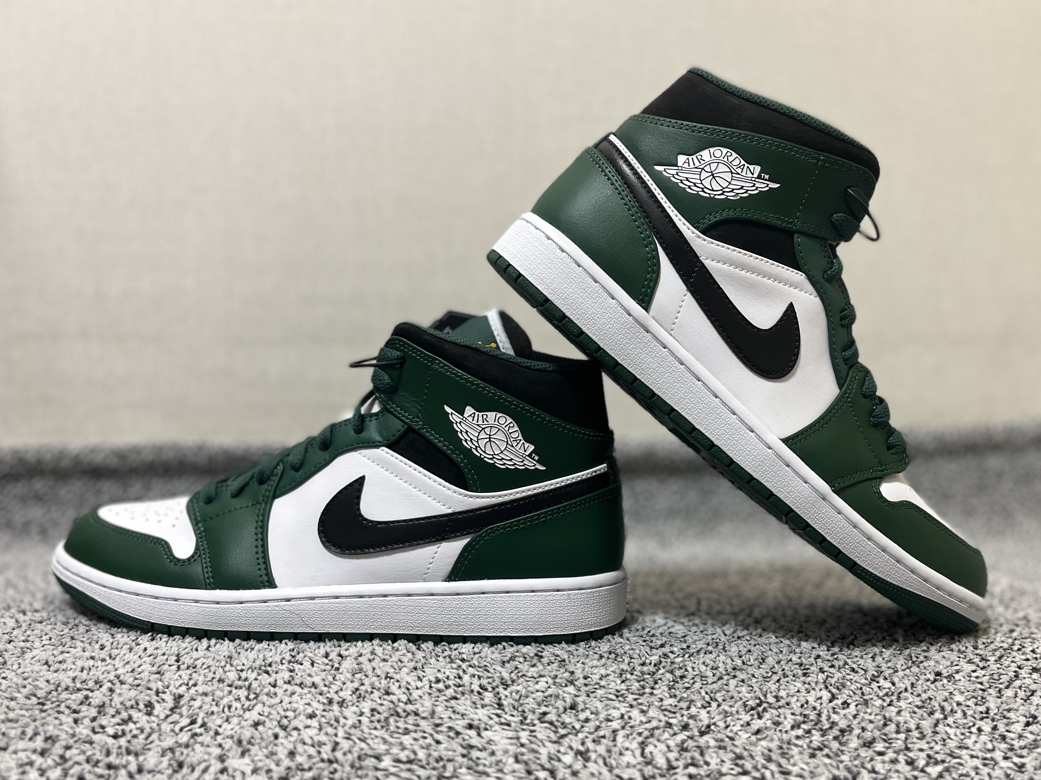Jordan 1 Mid Sonics 2021, (GS) Jordan 1 Mid Sonics 2021 착용 스타일 - 1