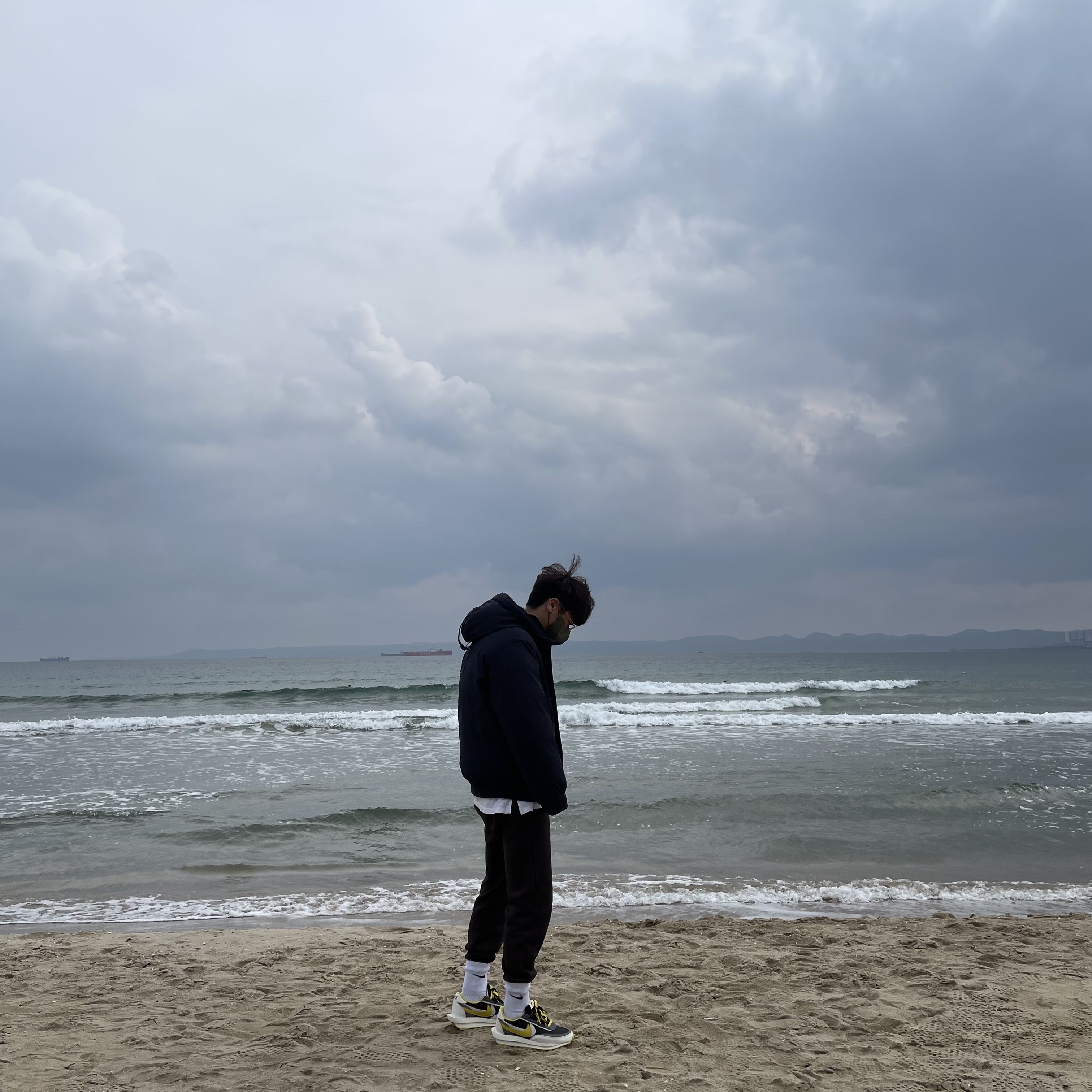 Nike x Sacai x Undercover LDWaffle Black Bright Citron, IAB Studio Sweatpants Brown 착용 스타일