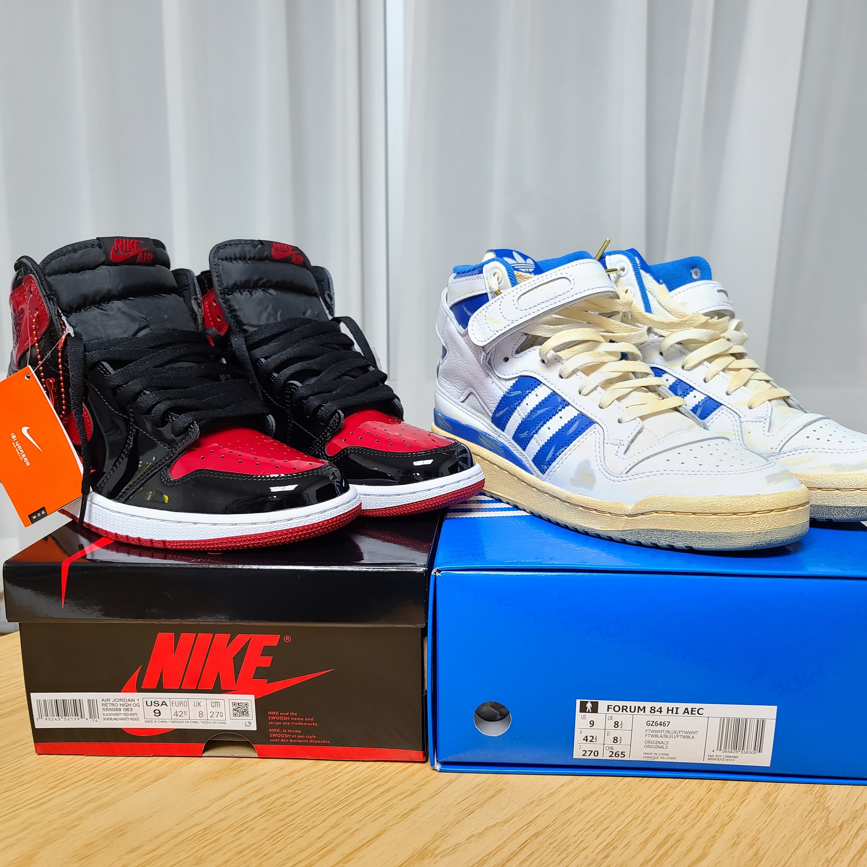 Adidas Forum 84 High AEC Blue, Jordan 1 Retro High OG Patent Bred 착용 스타일