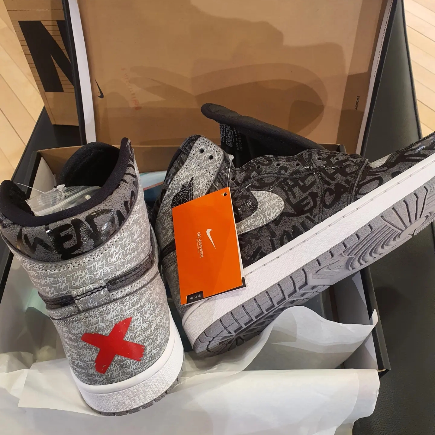 Jordan 1 Retro High OG Rebellionaire 착용 스타일 - 1