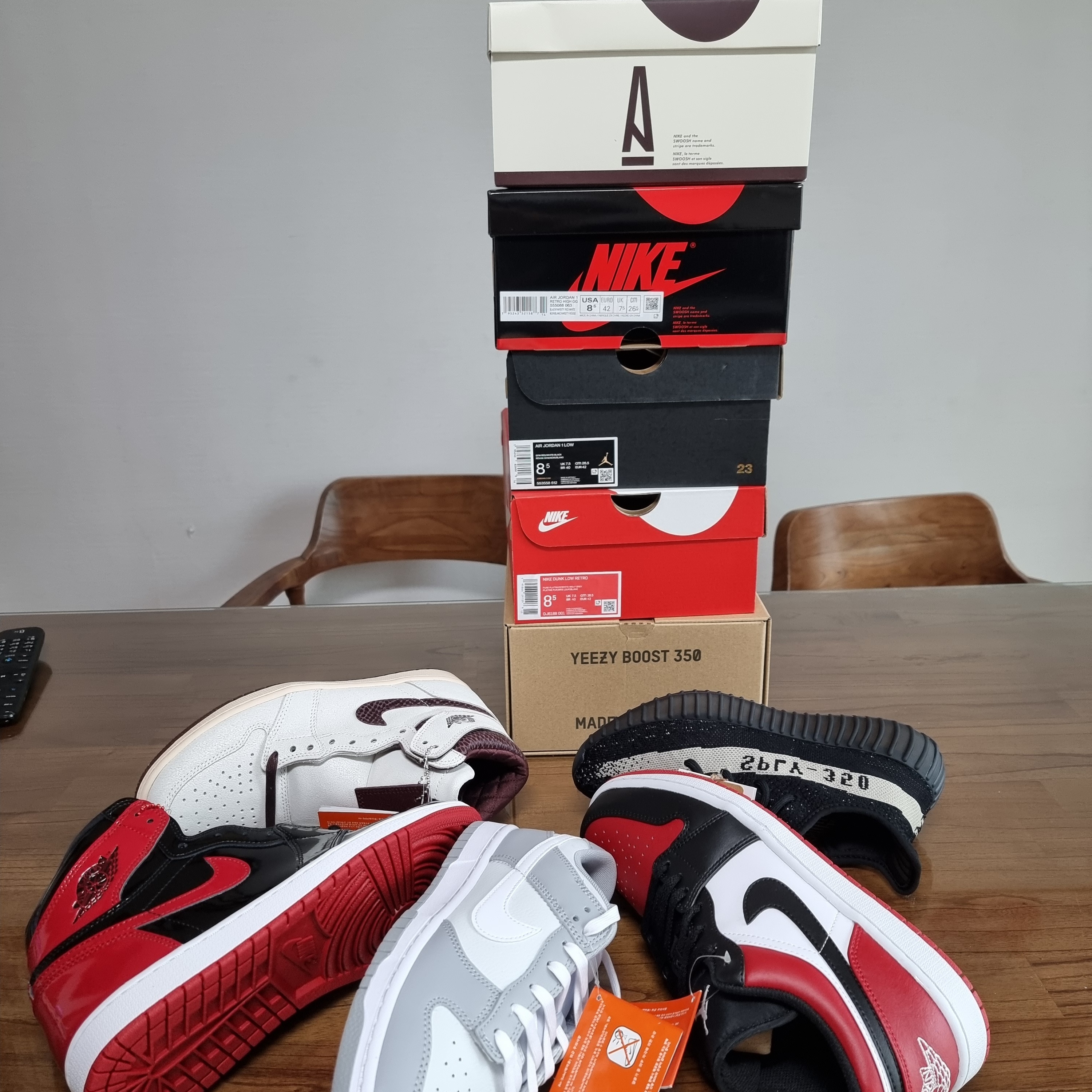 Jordan 1 x A Ma Maniere Retro High OG SP Sail and Burgundy, Jordan 1 Retro High OG Patent Bred 착용 스타일 - 2