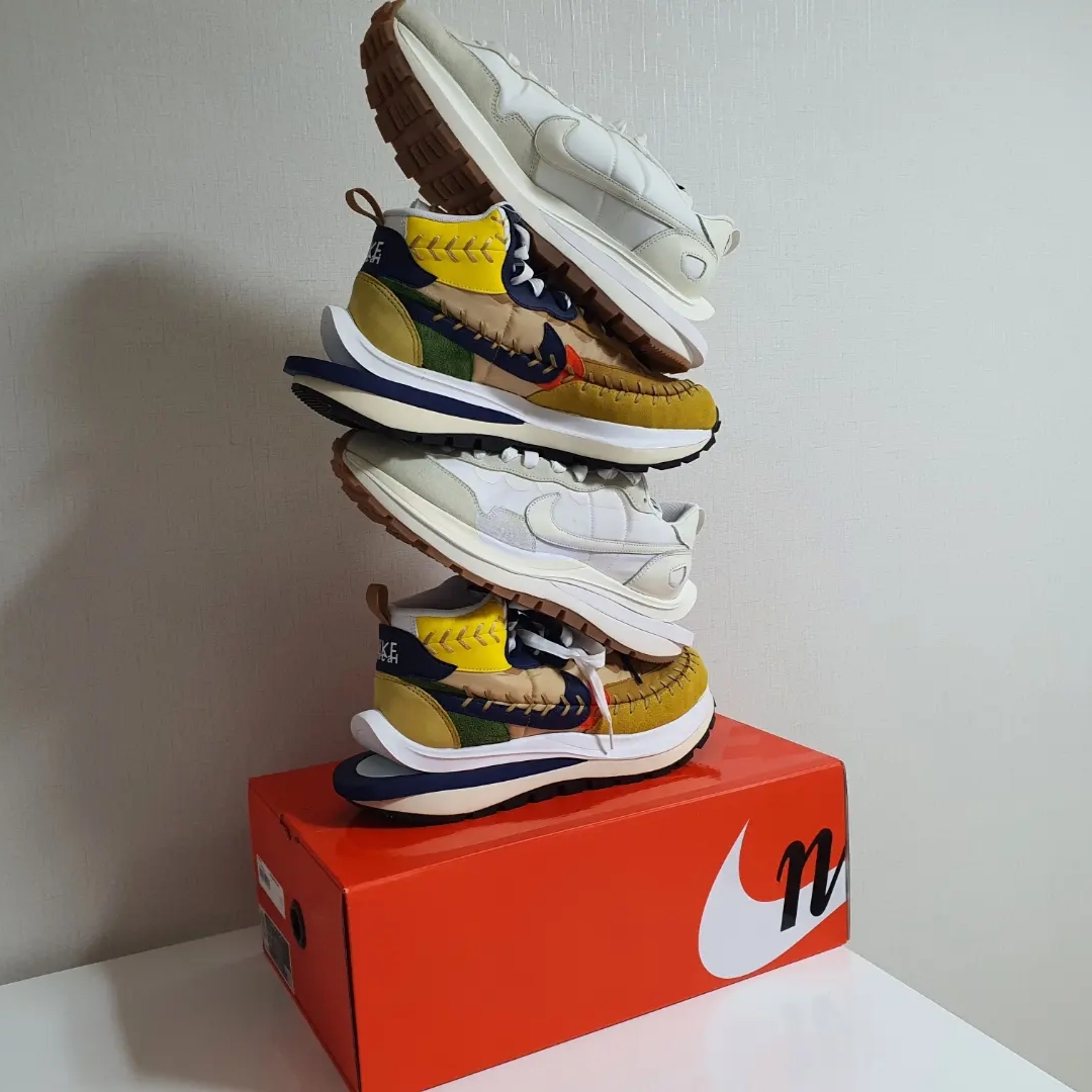 Nike x Sacai x Jean Paul Gaultier VaporWaffle Sesame Blue Void, Nike x Sacai VaporWaffle White and Gum 착용 스타일
