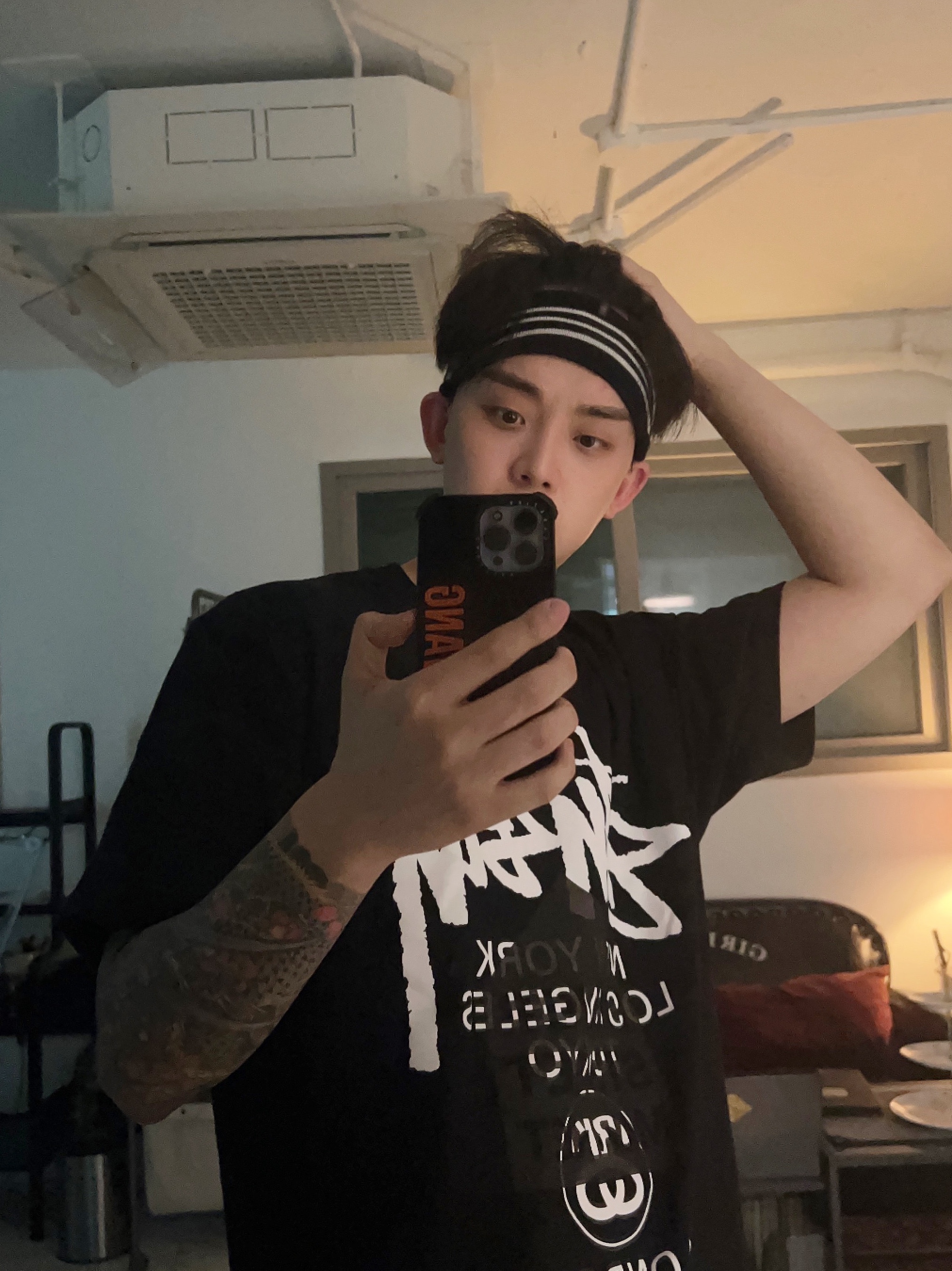 Stussy DSM World Tour T-Shirt Black 착용 스타일