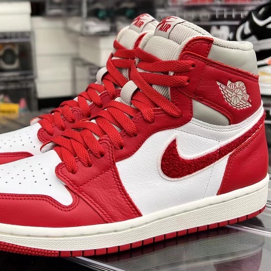 (W) Jordan 1 Retro High OG Varsity Red, (PS) Jordan 1 Retro High OG Varsity Red 착용 스타일 - 2