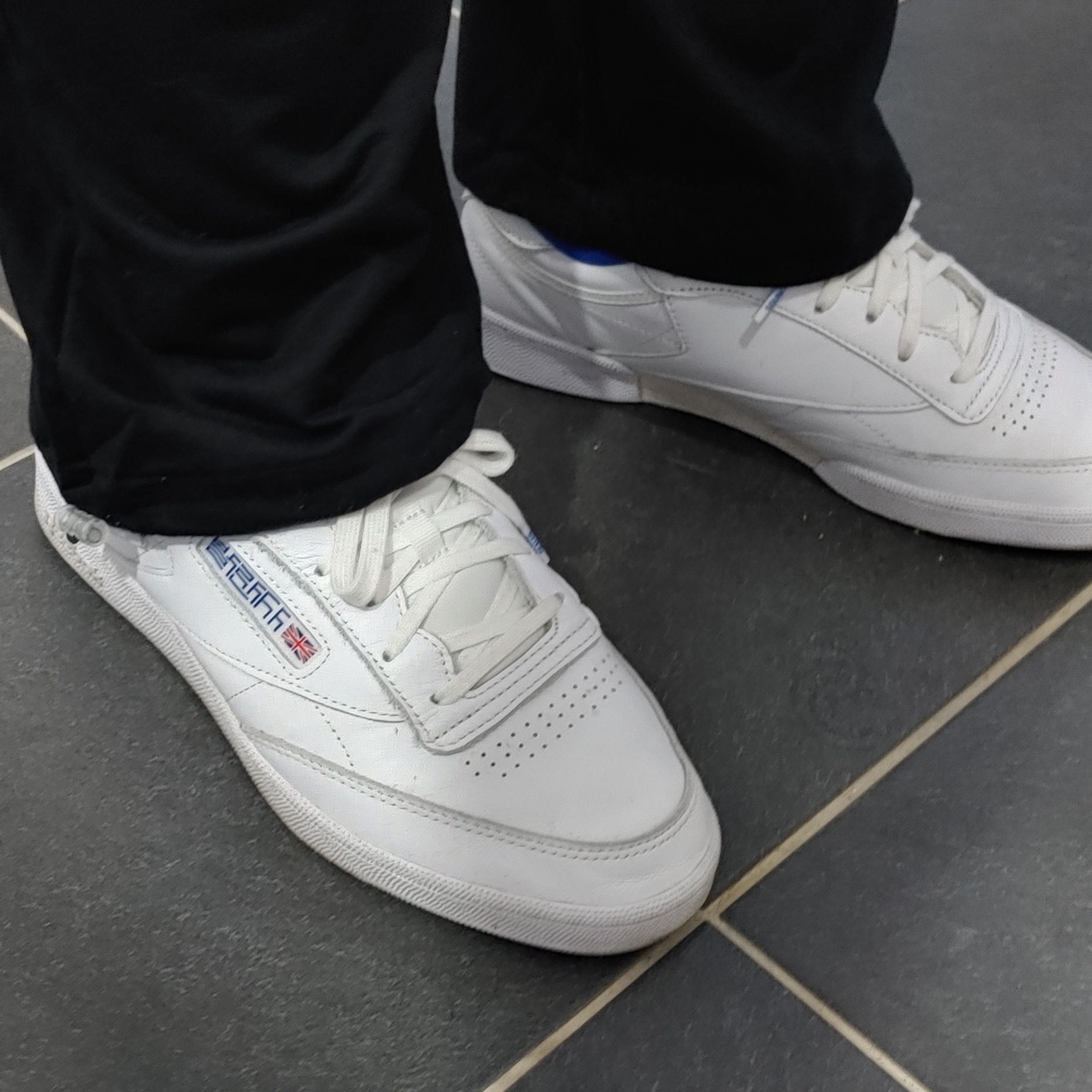 Reebok x Balansa Club C 85 White, Reebok GL 6000 Chalk Acid Gold 착용 스타일 - 1