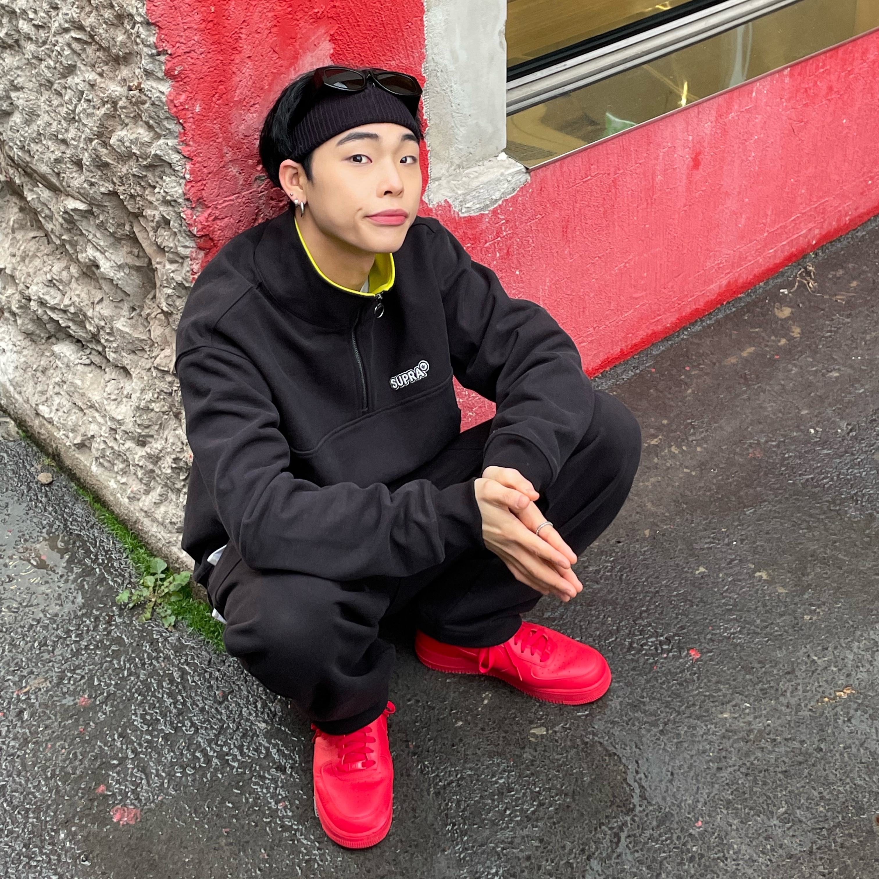 Nike Air Force 1 '07 LV8 Low 1 Triple Red 착용 스타일 - 4