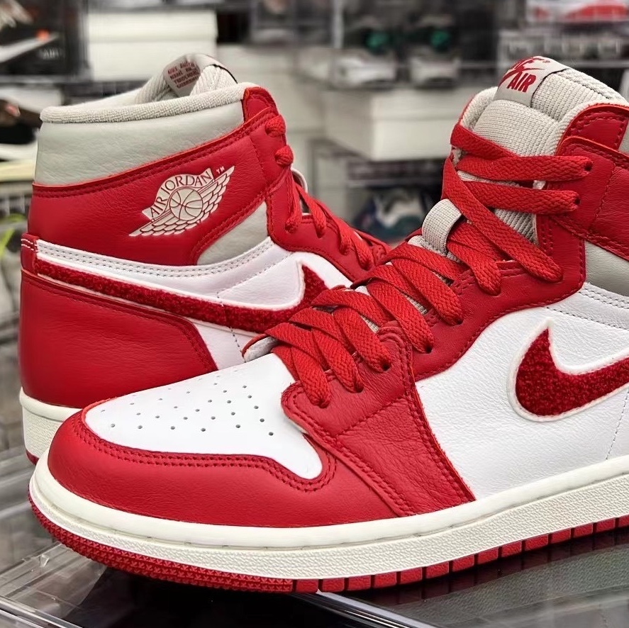 (W) Jordan 1 Retro High OG Varsity Red, (PS) Jordan 1 Retro High OG Varsity Red 착용 스타일 - 3