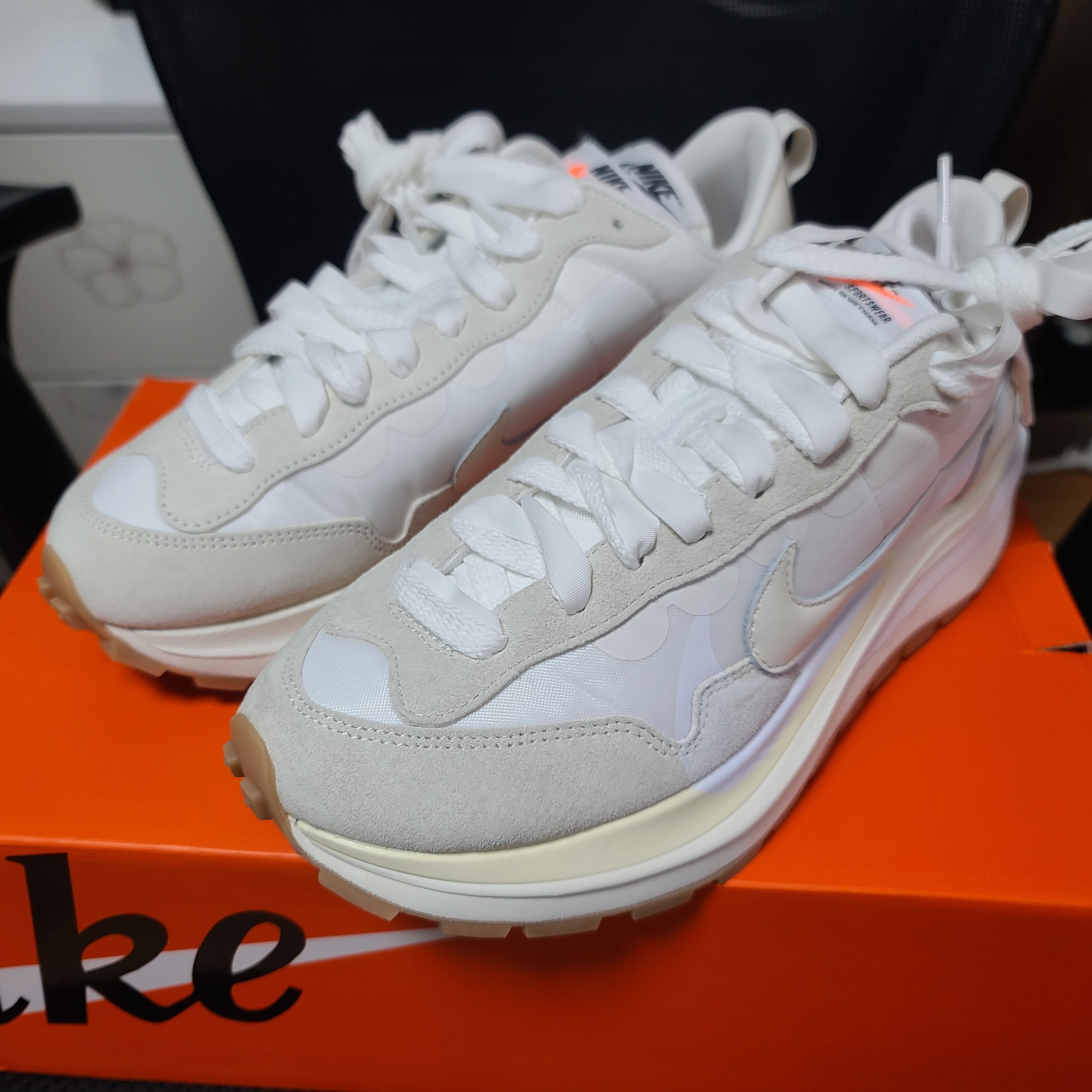 Nike x Sacai VaporWaffle White and Gum 착용 스타일 - 1