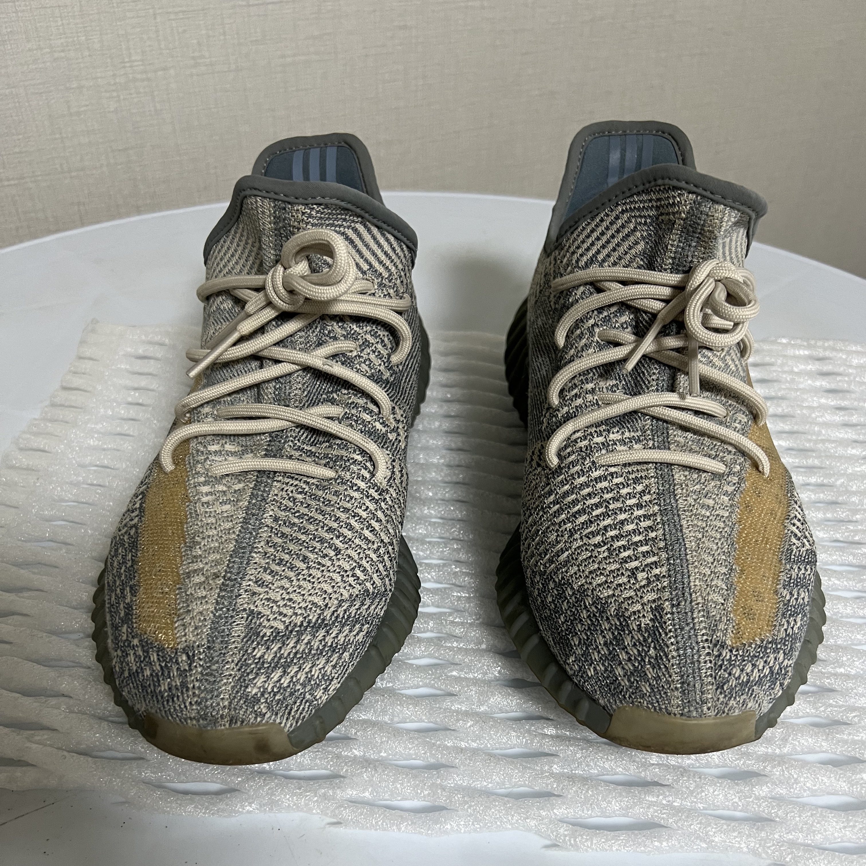 Adidas Yeezy Boost 350 V2 Israfil 착용 스타일 - 1
