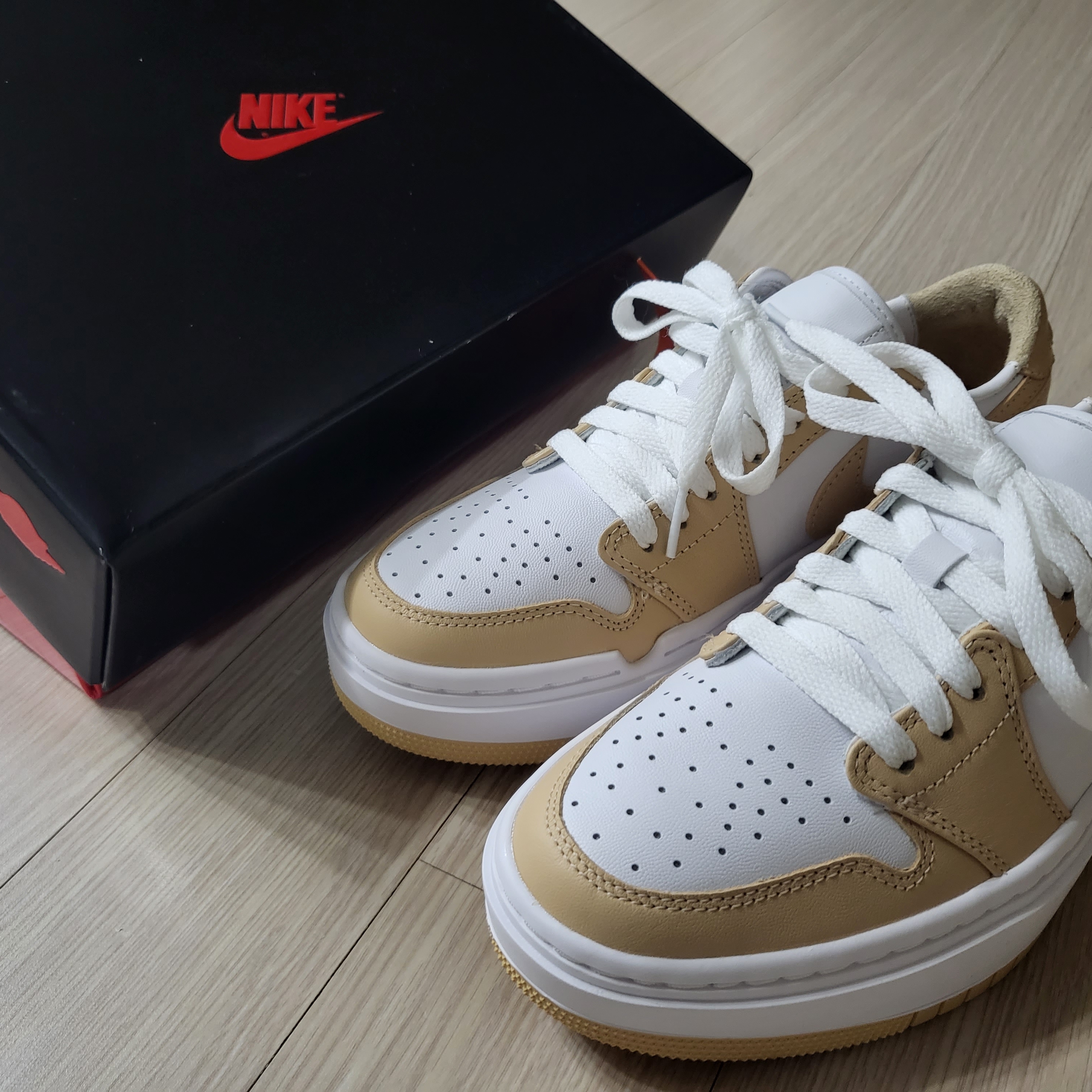 (W) Jordan 1 Elevate Low White Onyx 착용 스타일 - 1