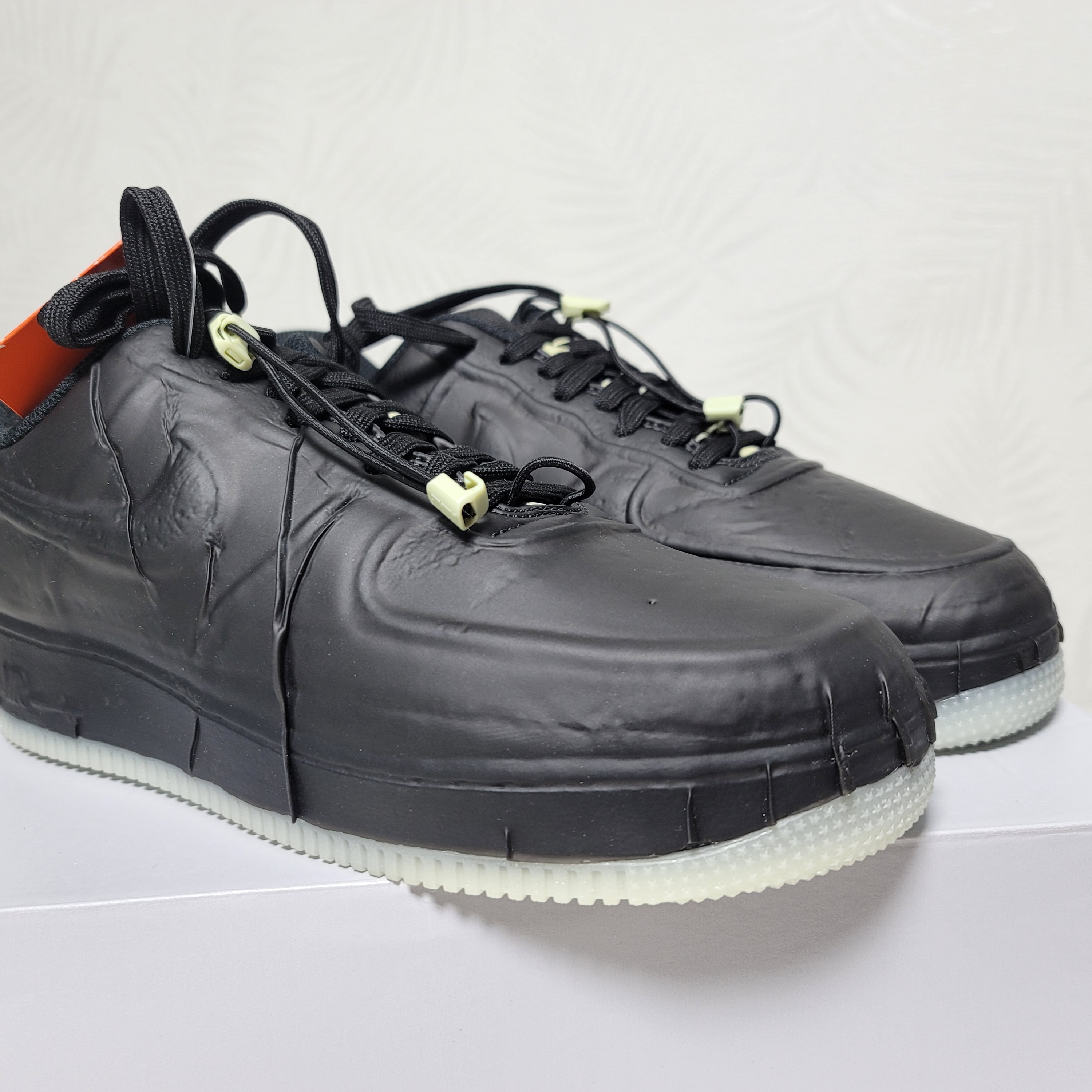 Nike Air Force 1 Low Experimental Black Olive Aura 착용 스타일 - 3