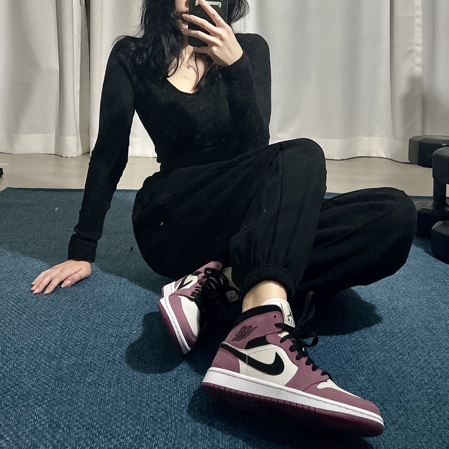 (W) Jordan 1 Mid SE Light Mulberry 착용 스타일 - 2