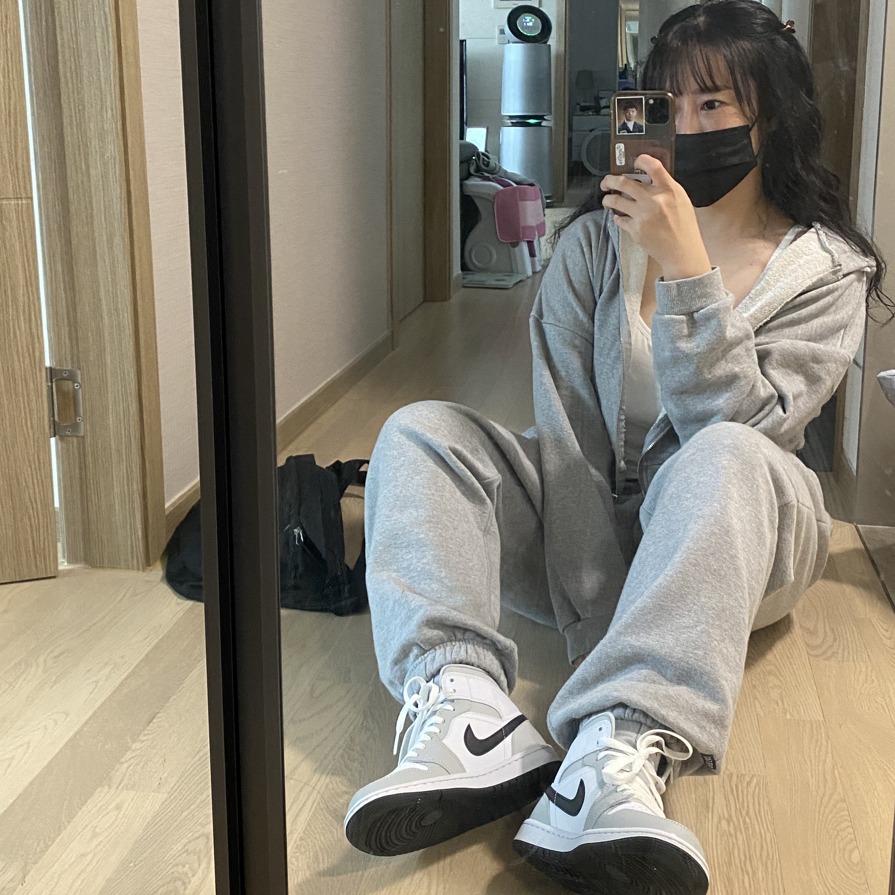 (W) Jordan 1 Mid Grey Fog 착용 스타일 - 1