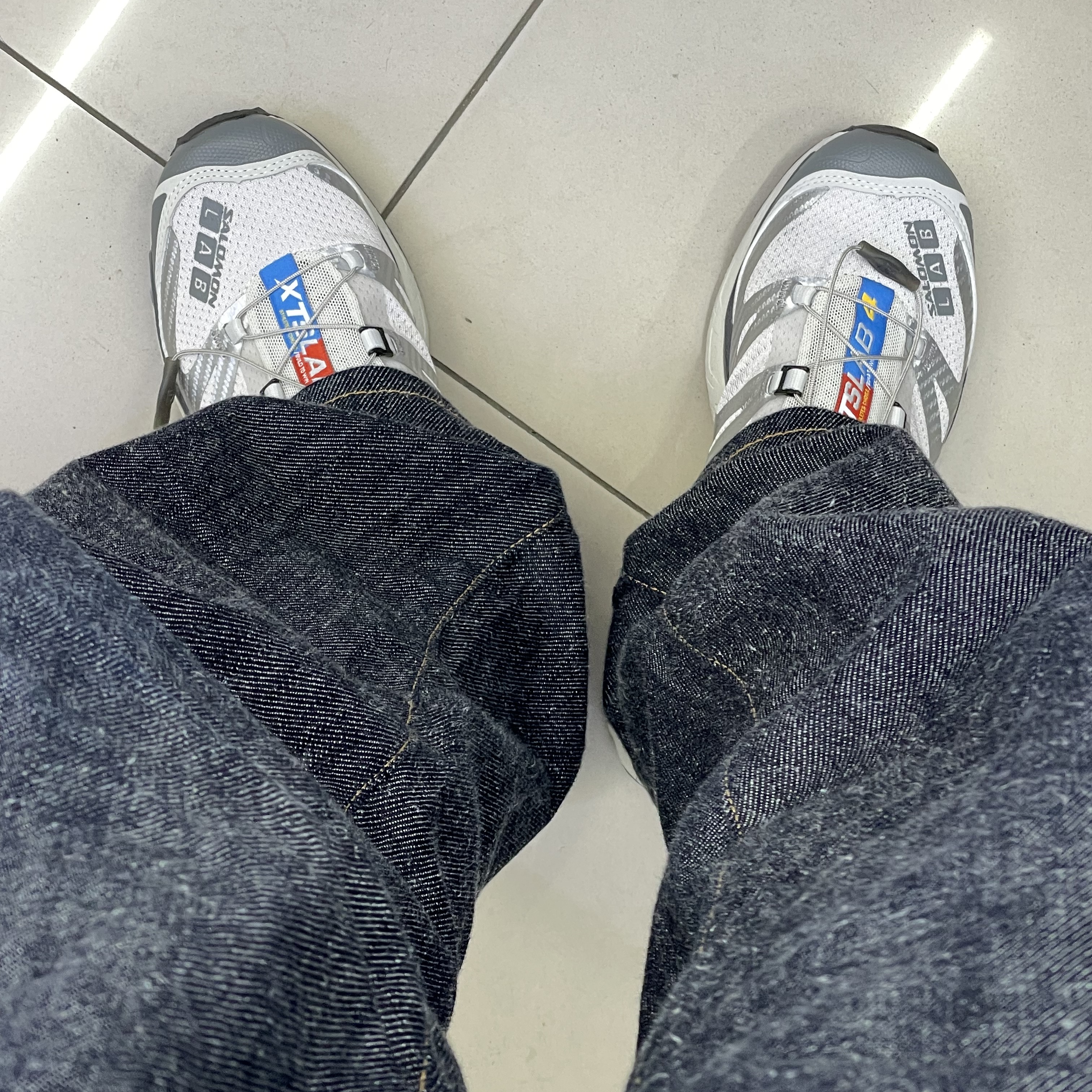 Salomon XT-4 ADV Silver Metallic X 착용 스타일