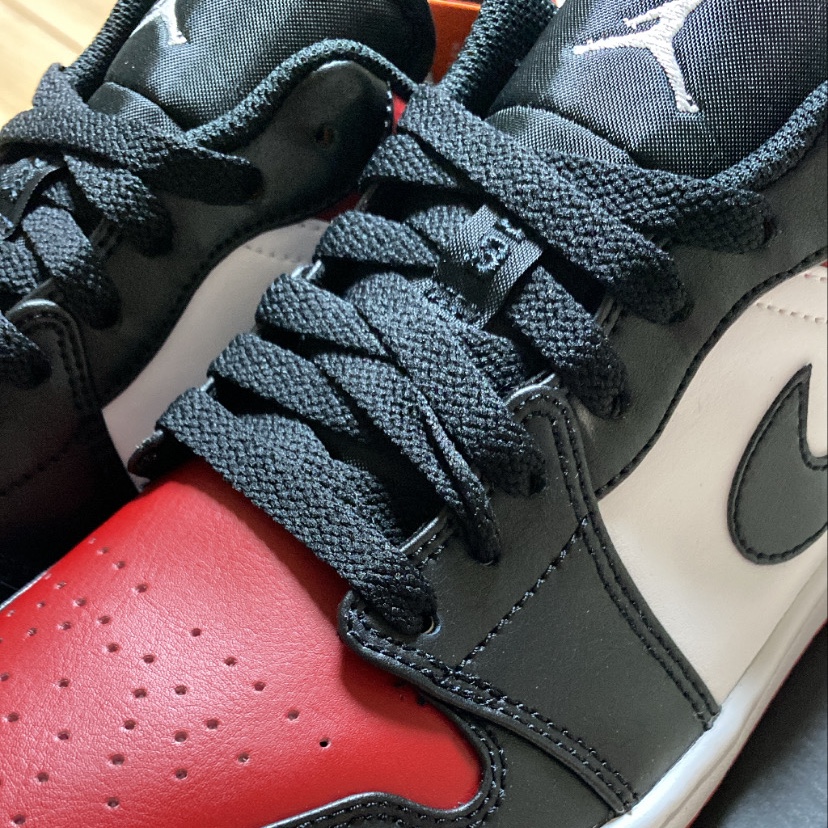 Jordan 1 Low Bred Toe 착용 스타일 - 1