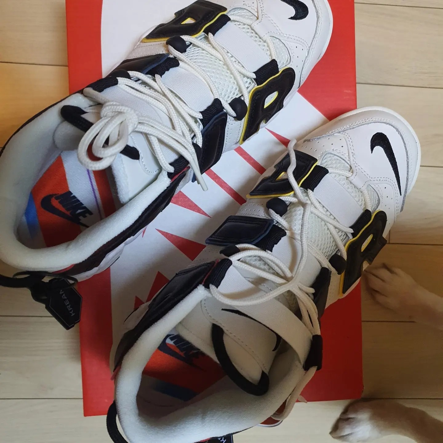 Nike Air More Uptempo 96 Trading Cards 착용 스타일 - 3