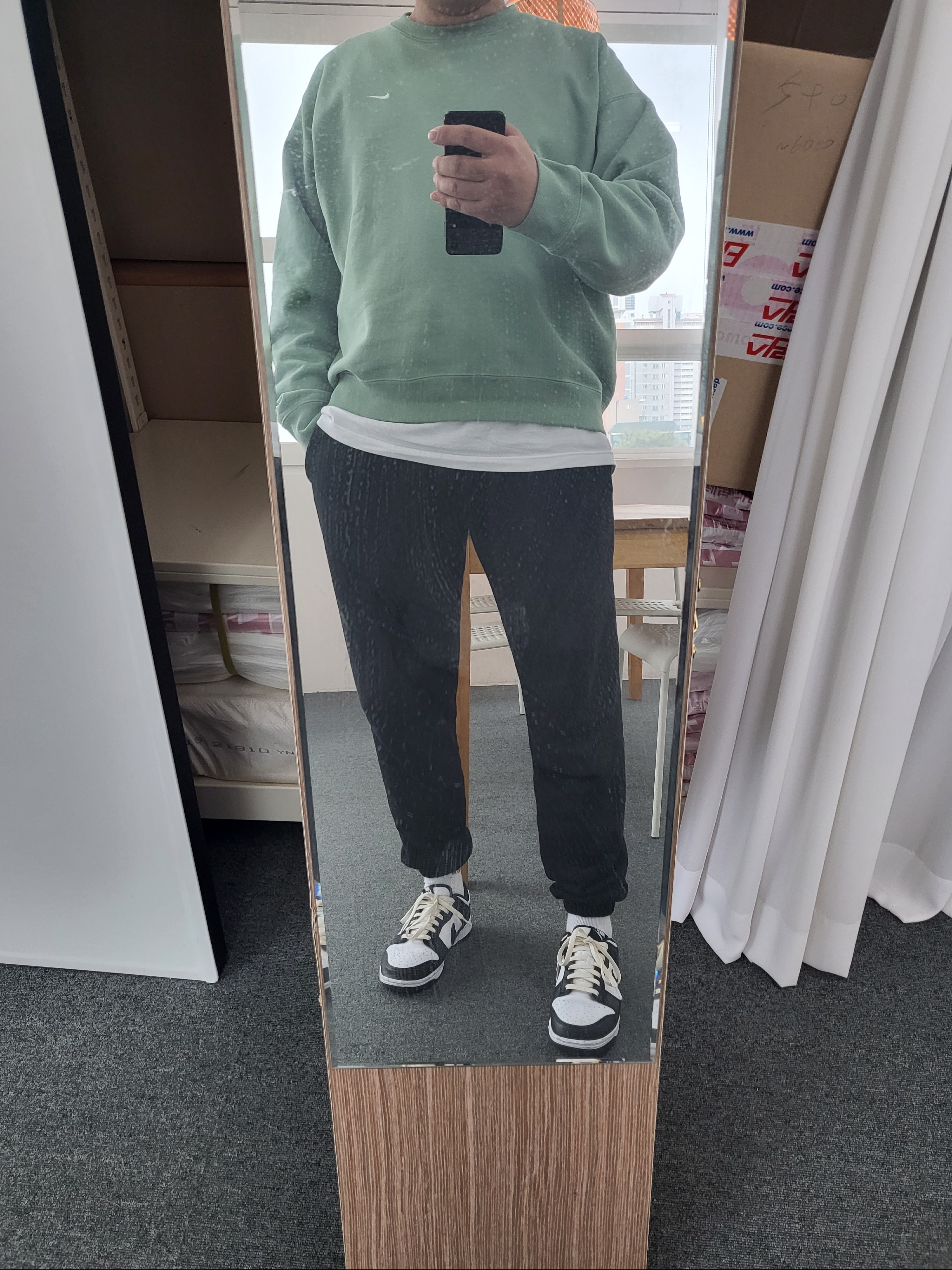 Nike NRG Solo Swoosh Crew Fleece Steam - US/EU, Nike Dunk Low Retro Black 착용 스타일