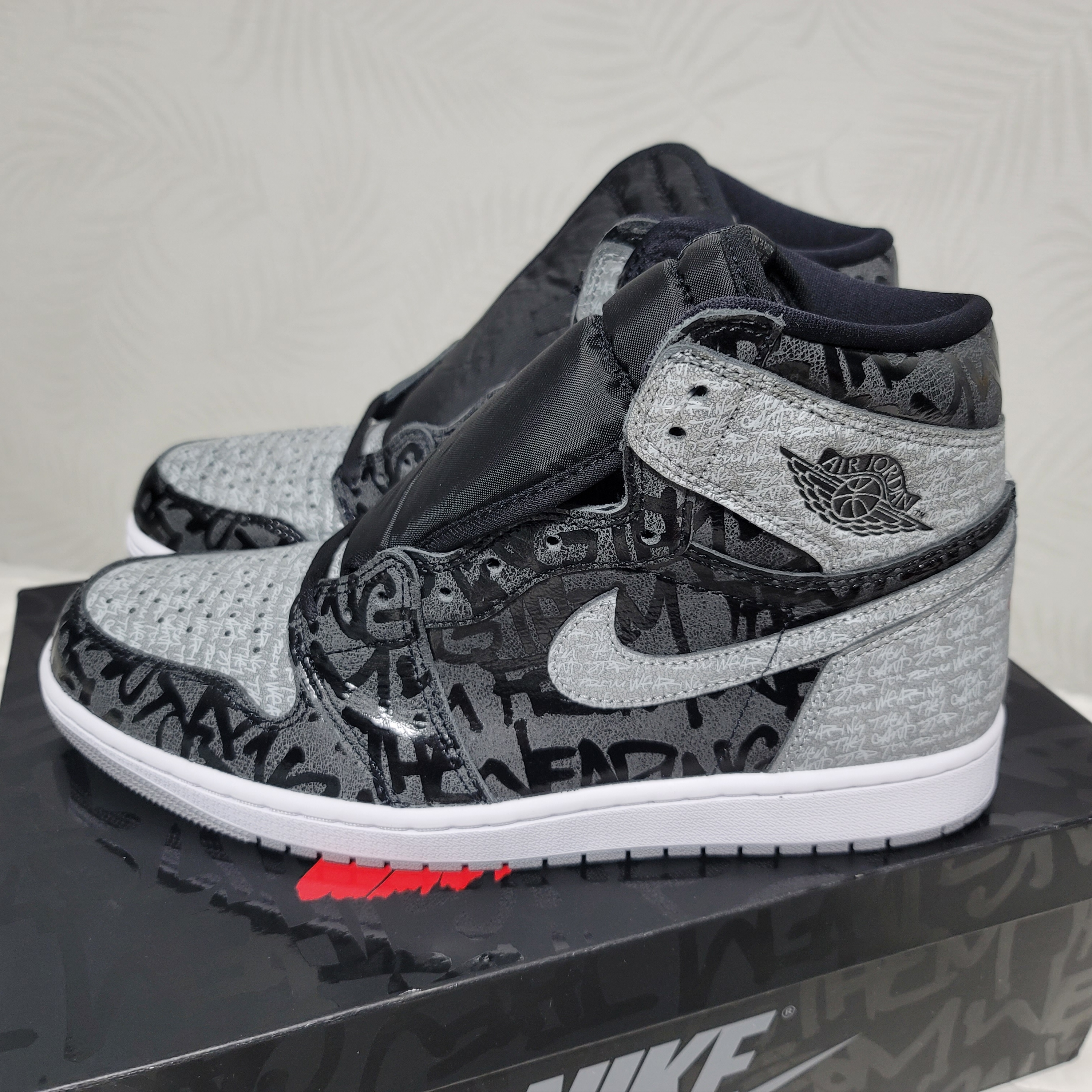 Jordan 1 Retro High OG Rebellionaire 착용 스타일 - 1