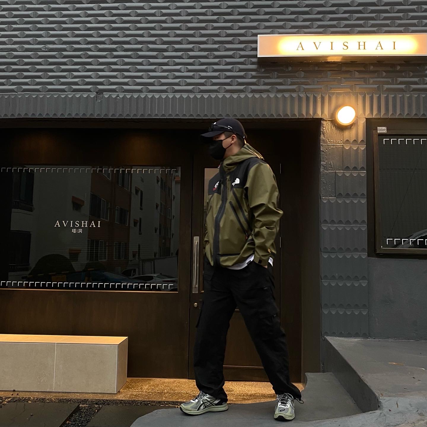 Supreme x The North Face Summit Series Outer Tape Seam Jacket Olive - 21SS, Asics Jog 100 S Sheet Rock - 2E Wide 착용 스타일