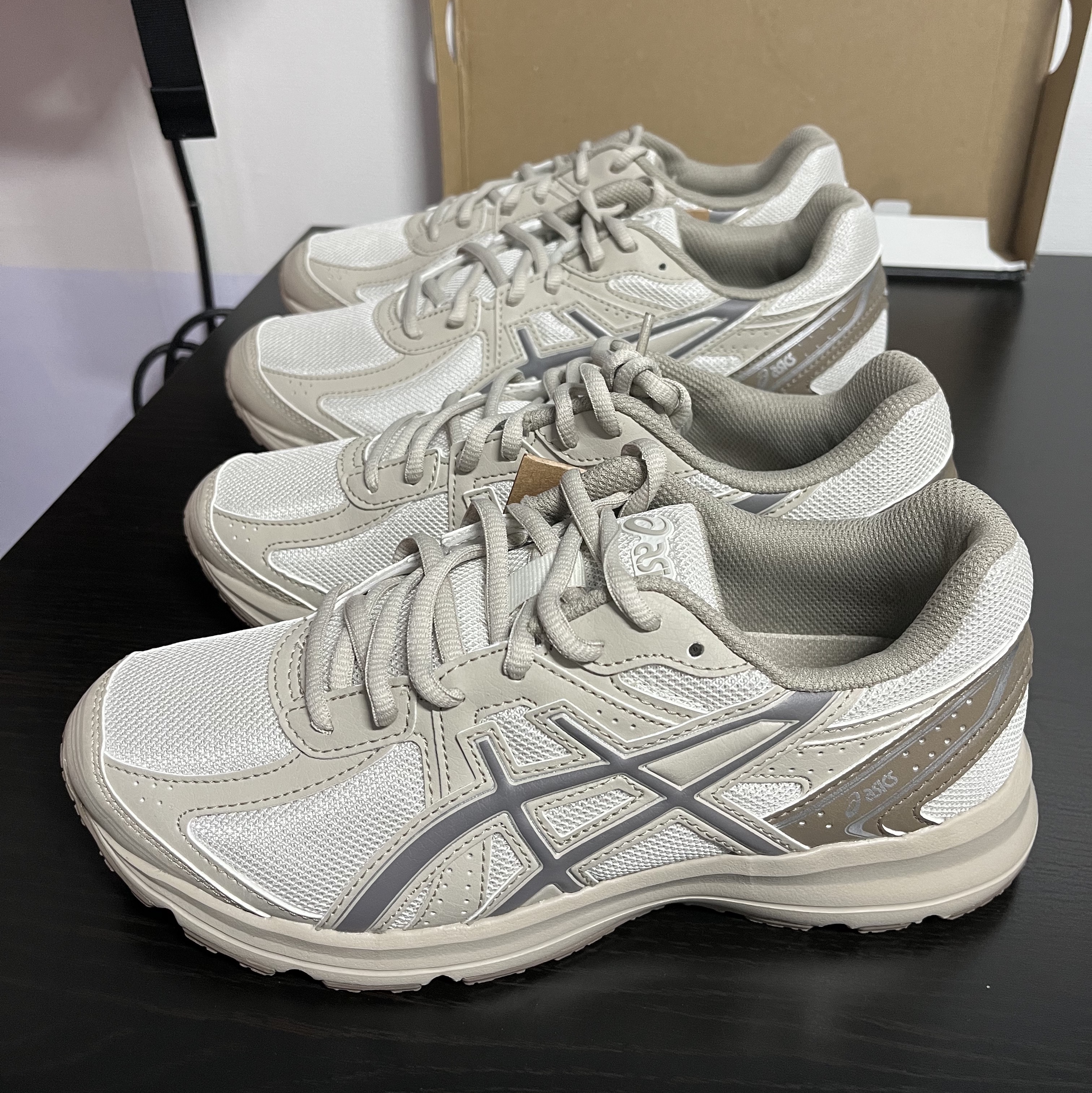 Asics Jog 100 S SMU Light Grey - 2E Wide 착용 스타일
