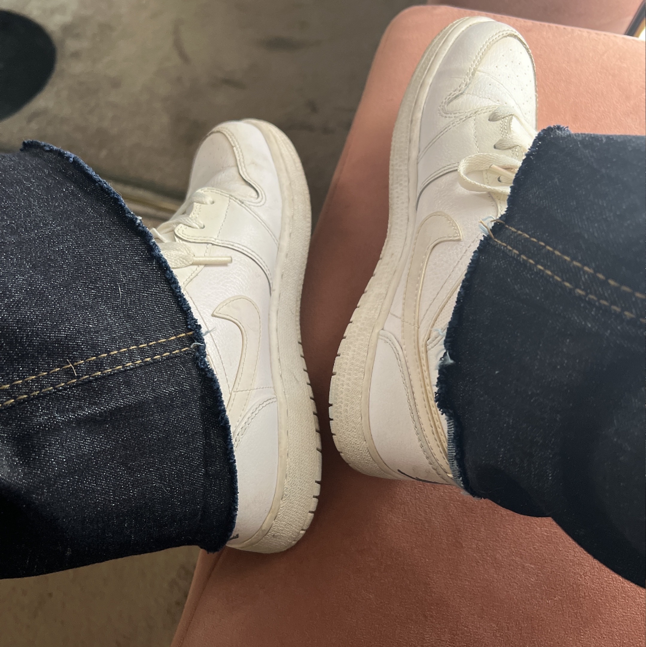 Jordan 1 Mid Triple White, Balenciaga Triple S White 2018 착용 스타일 - 1