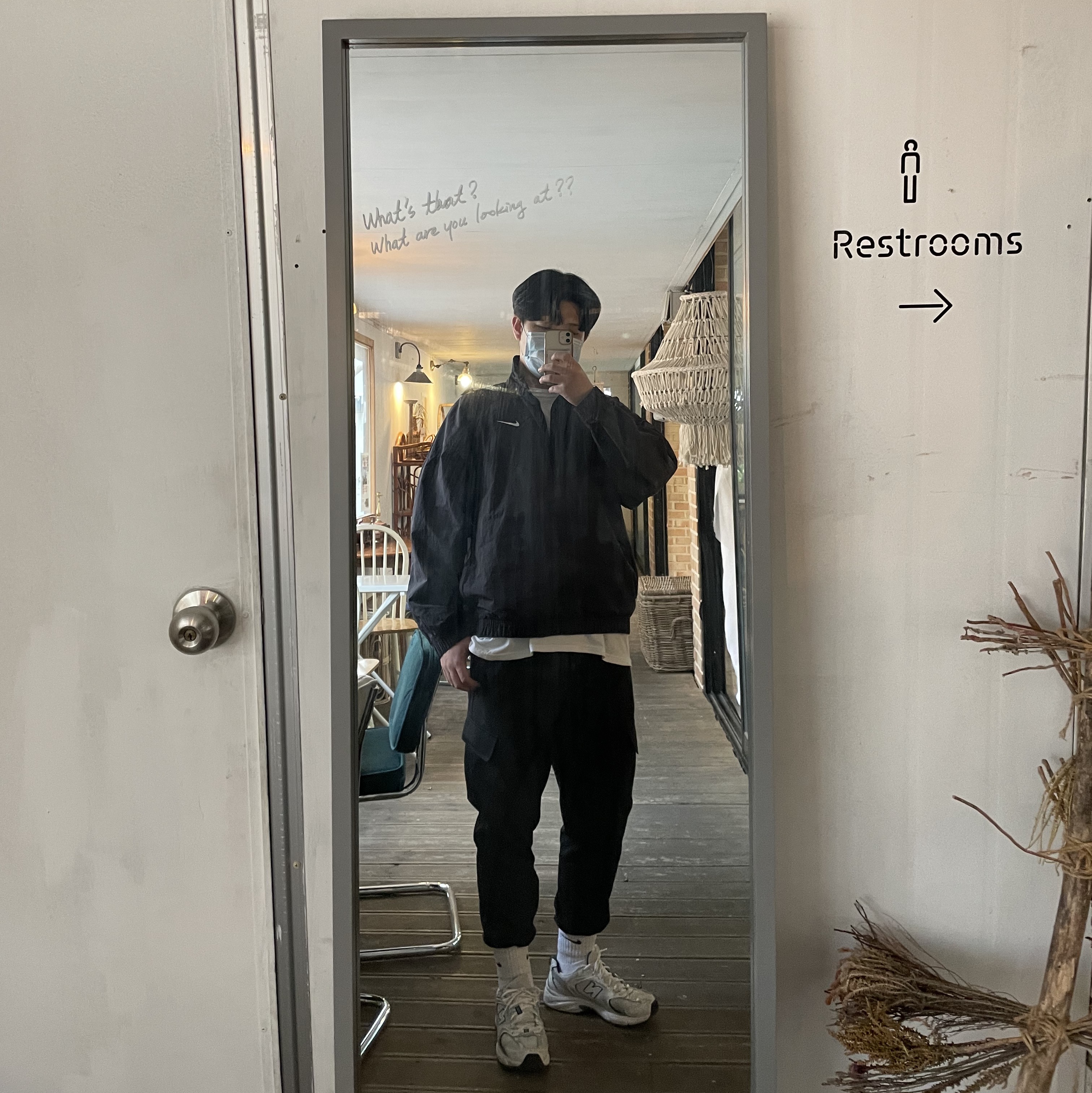 Nike x Stussy Windrunner Jacket Off Noir, New Balance 530 White 착용 스타일