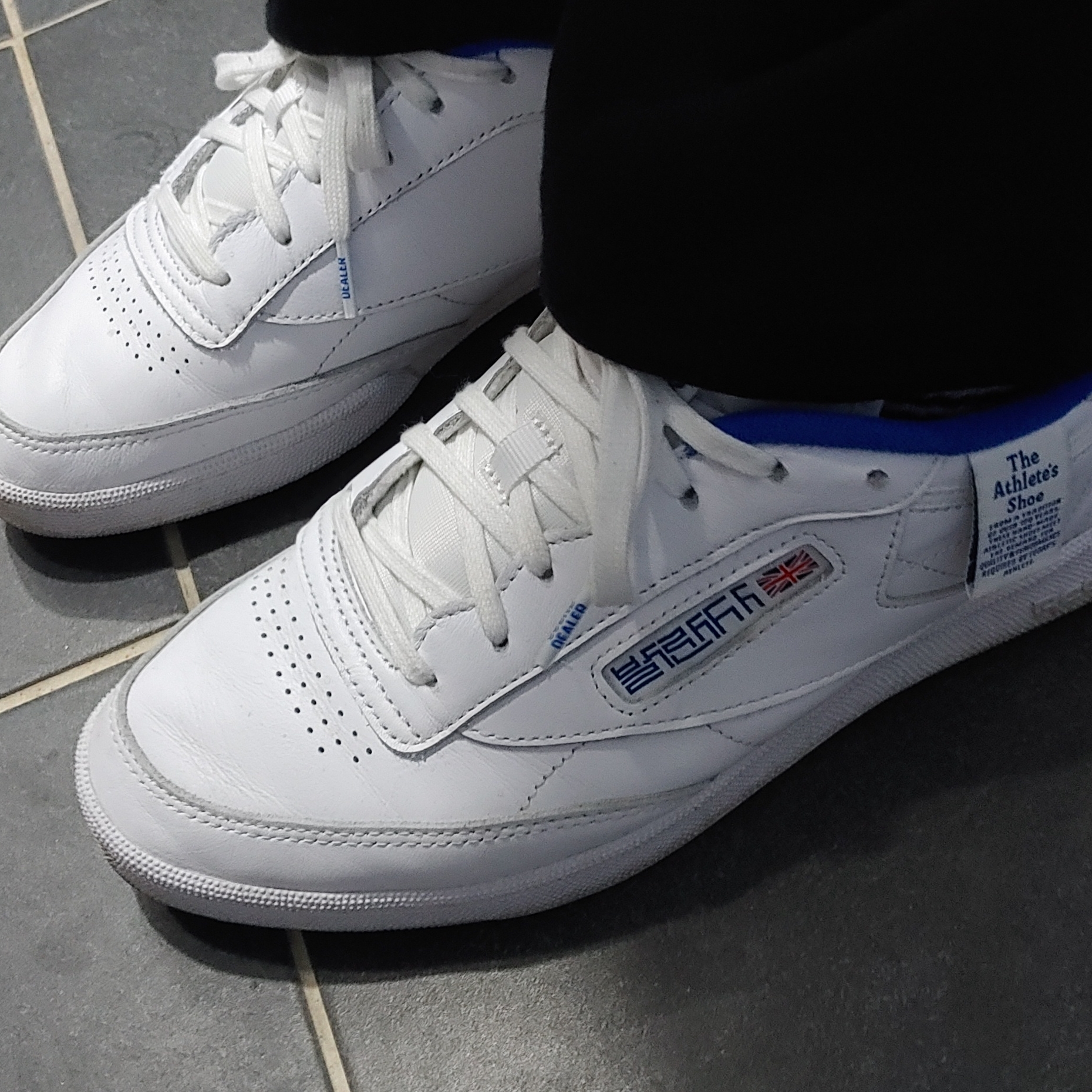 Reebok x Balansa Club C 85 White, Reebok GL 6000 Chalk Acid Gold 착용 스타일 - 2