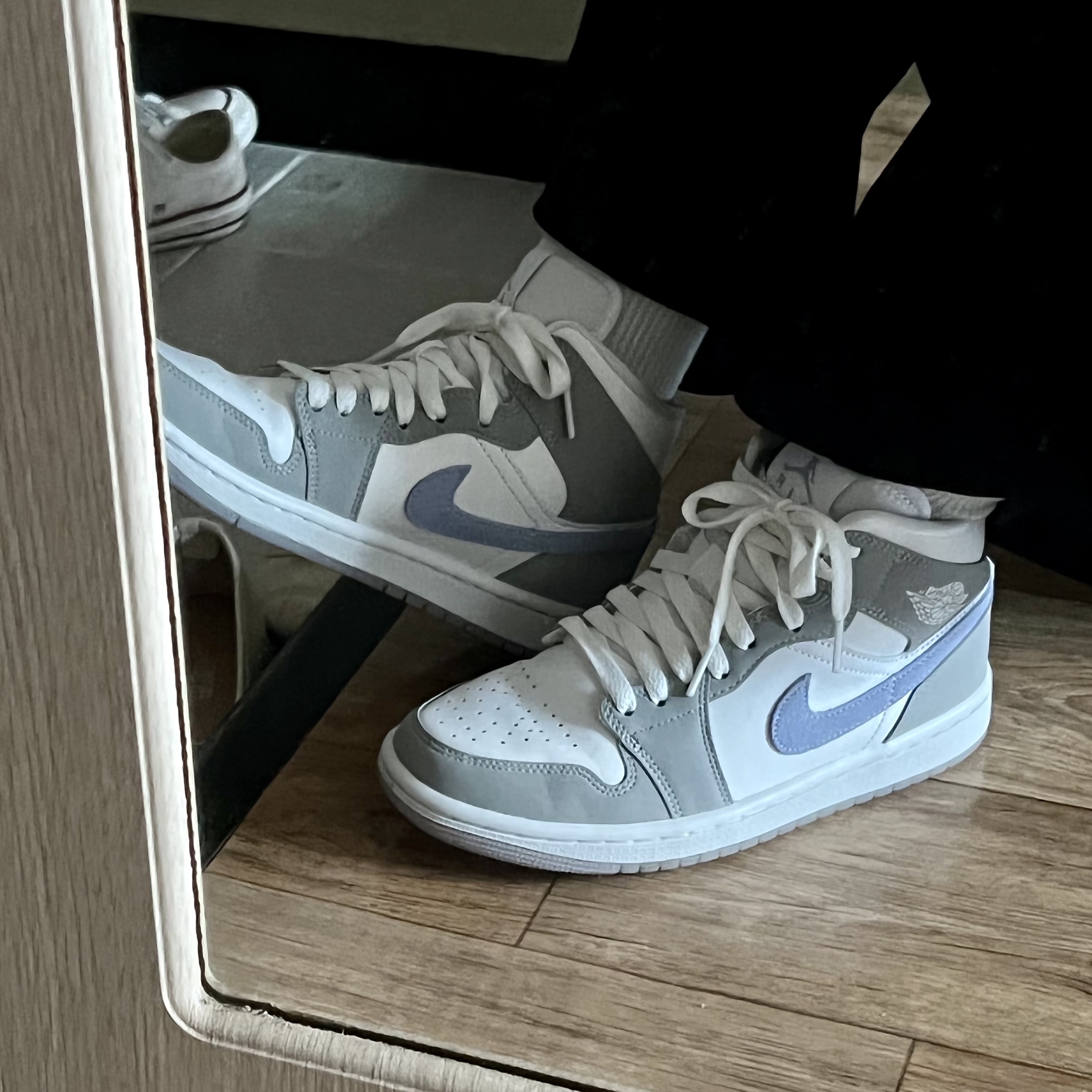 (W) Jordan 1 Mid Wolf Grey 착용 스타일