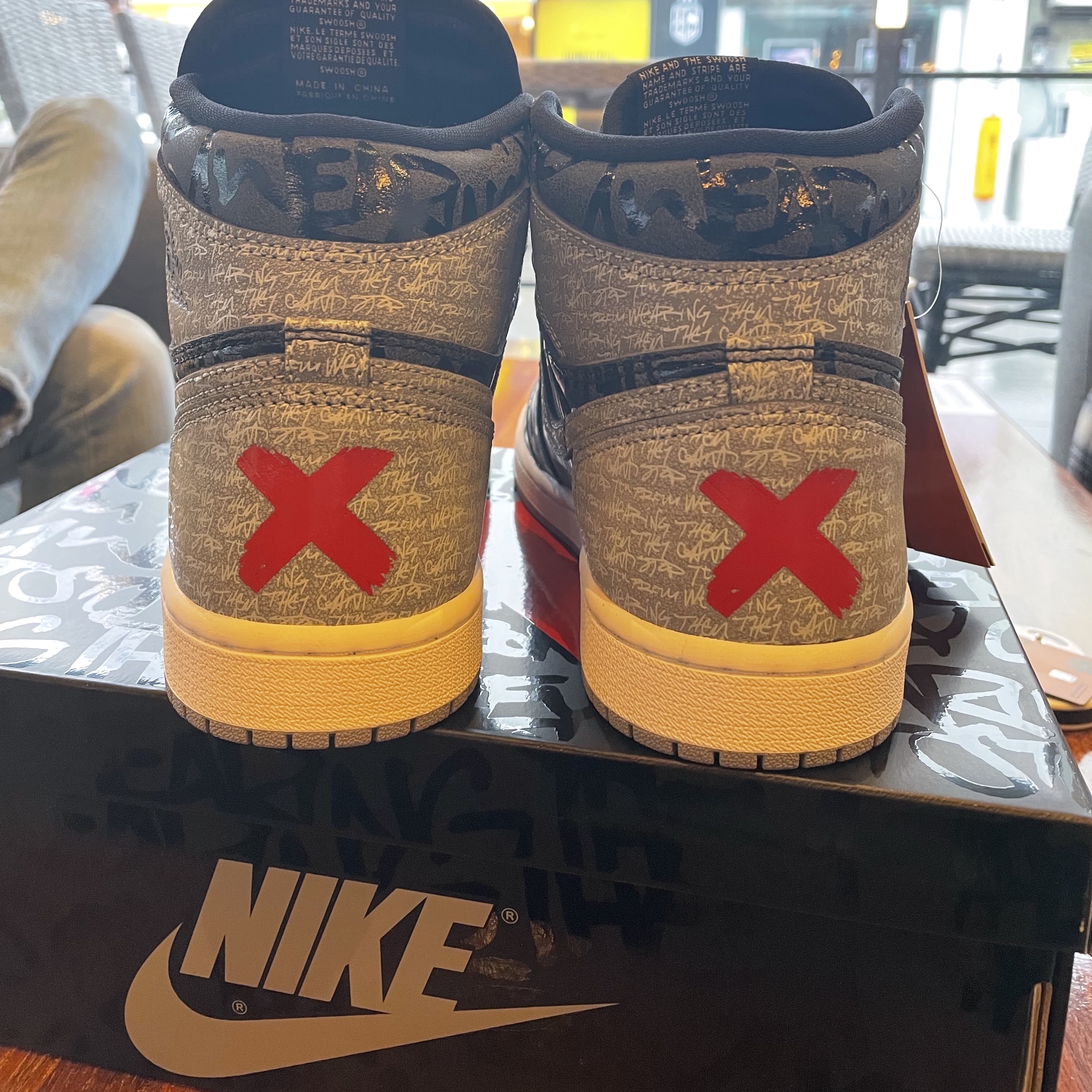 Jordan 1 Retro High OG Rebellionaire 착용 스타일 - 3