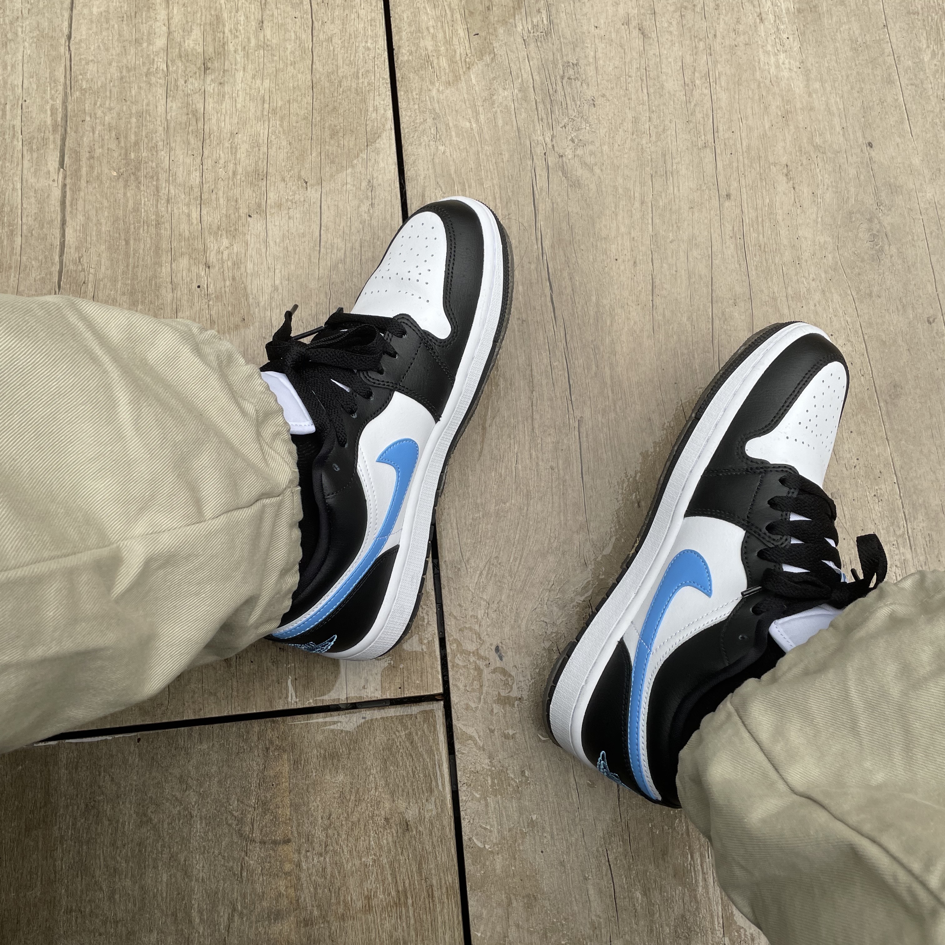(W) Jordan 1 Low Black University Blue 착용 스타일