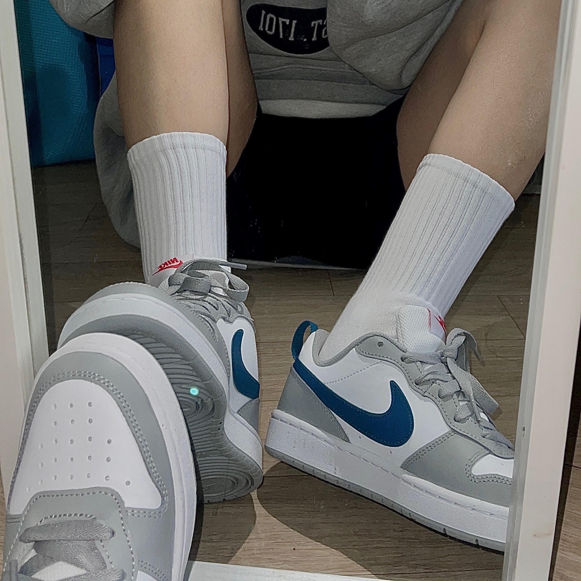 (GS) Nike Court Borough Low 2 Light Smoke Grey 착용 스타일 - 1