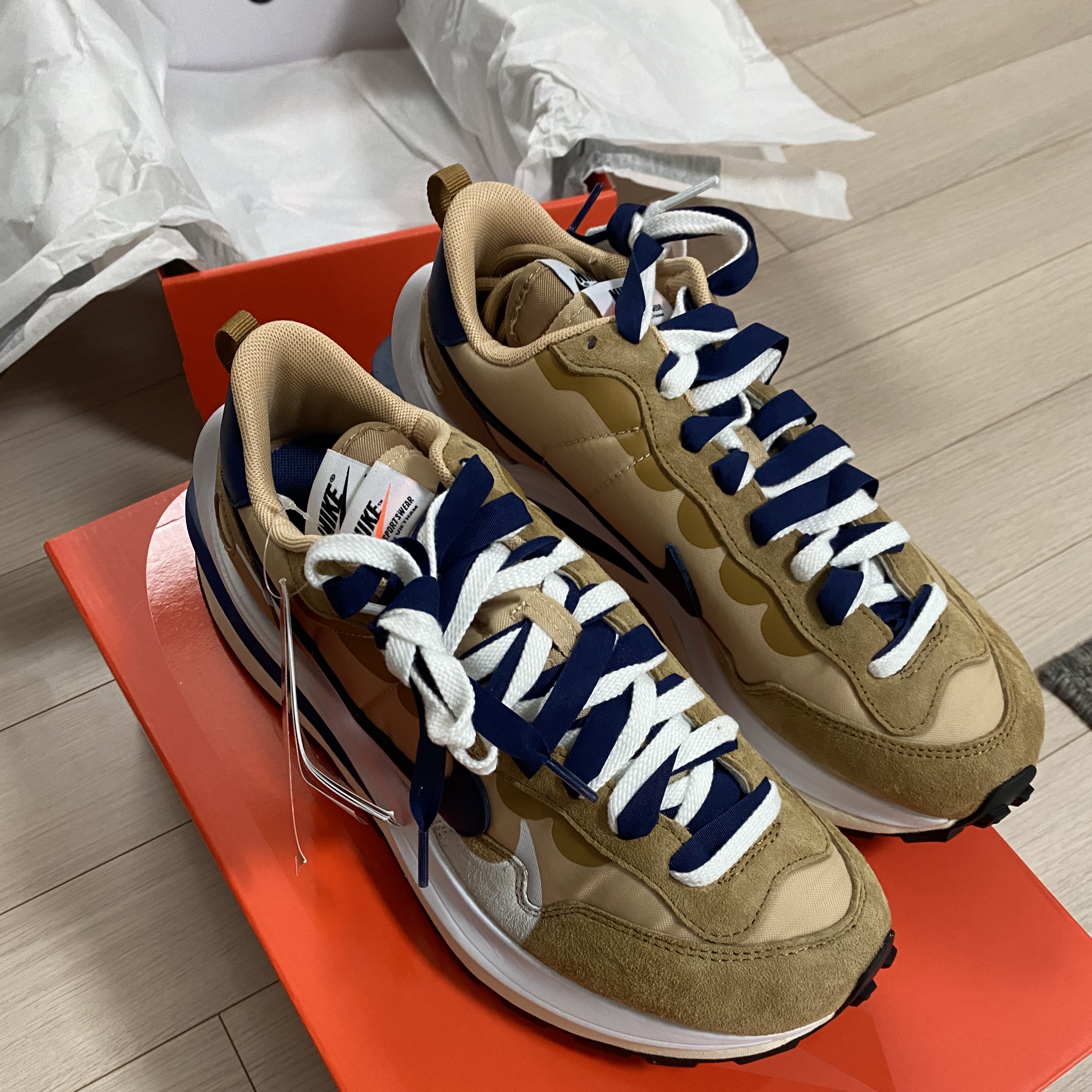 Nike x Sacai VaporWaffle Sesame and Blue Void 착용 스타일 - 1