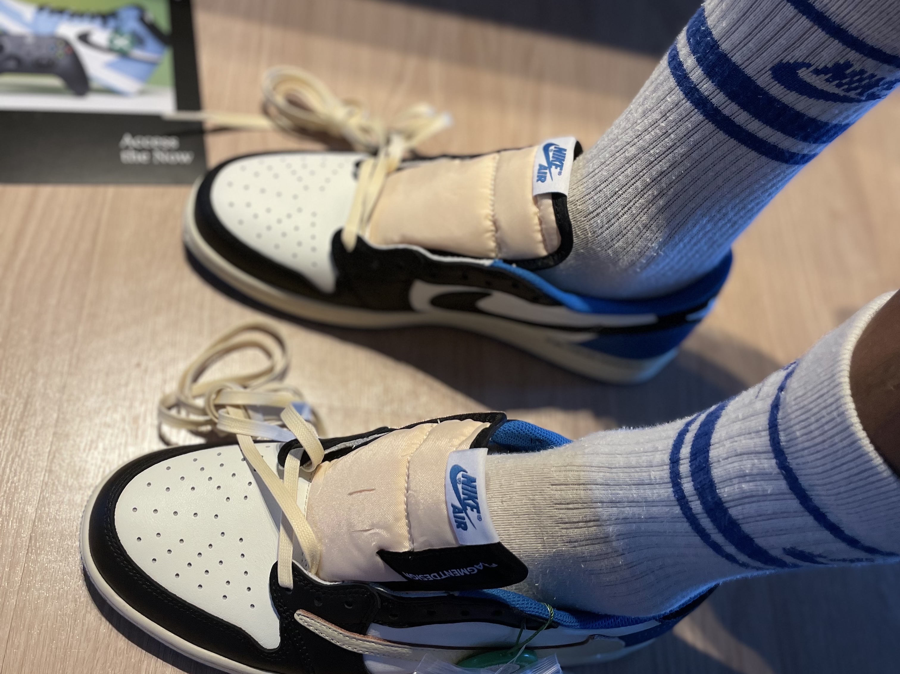 Jordan 1 x Travis Scott x Fragment Retro Low OG SP Military Blue 착용 스타일 - 1