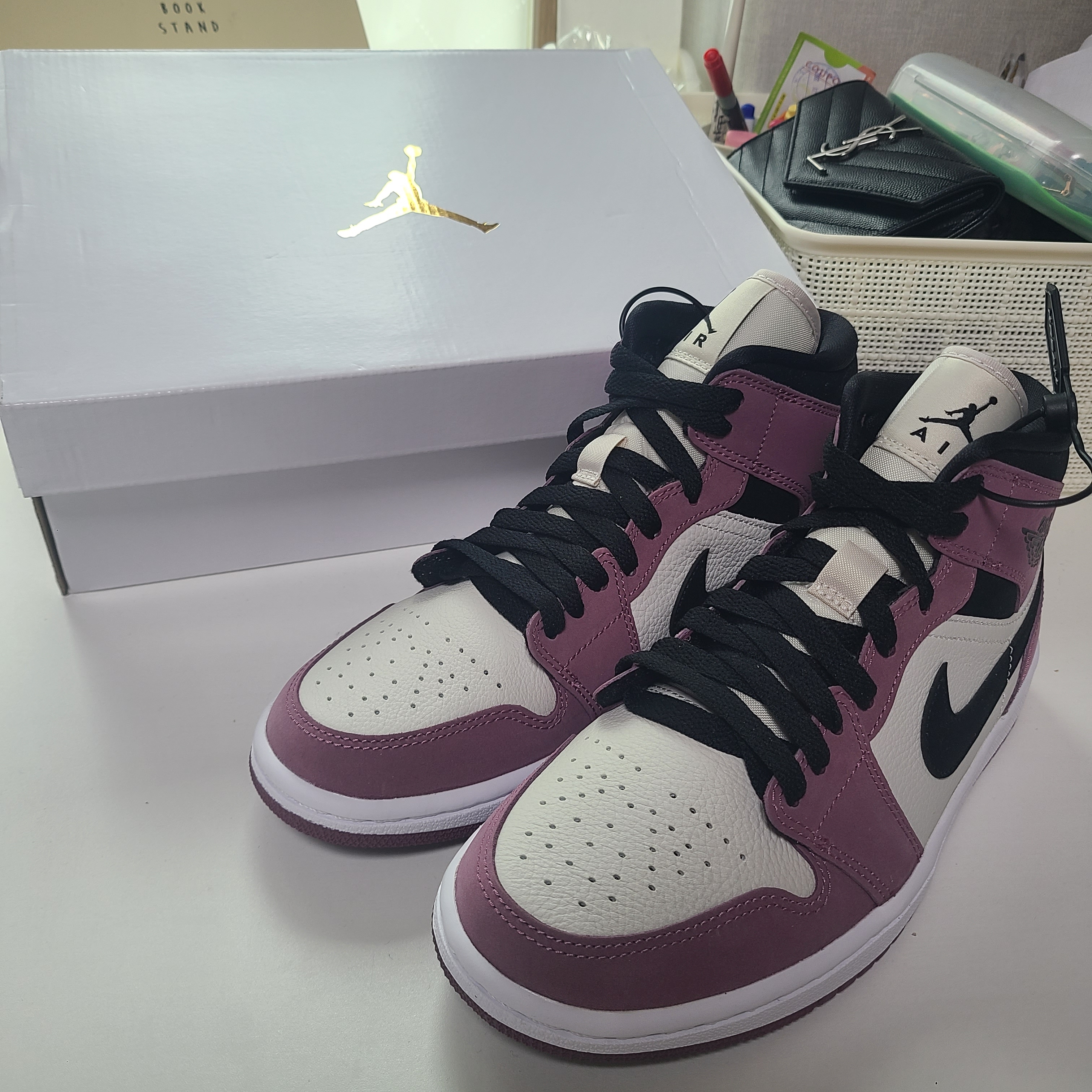 (W) Jordan 1 Mid SE Light Mulberry 착용 스타일 - 3