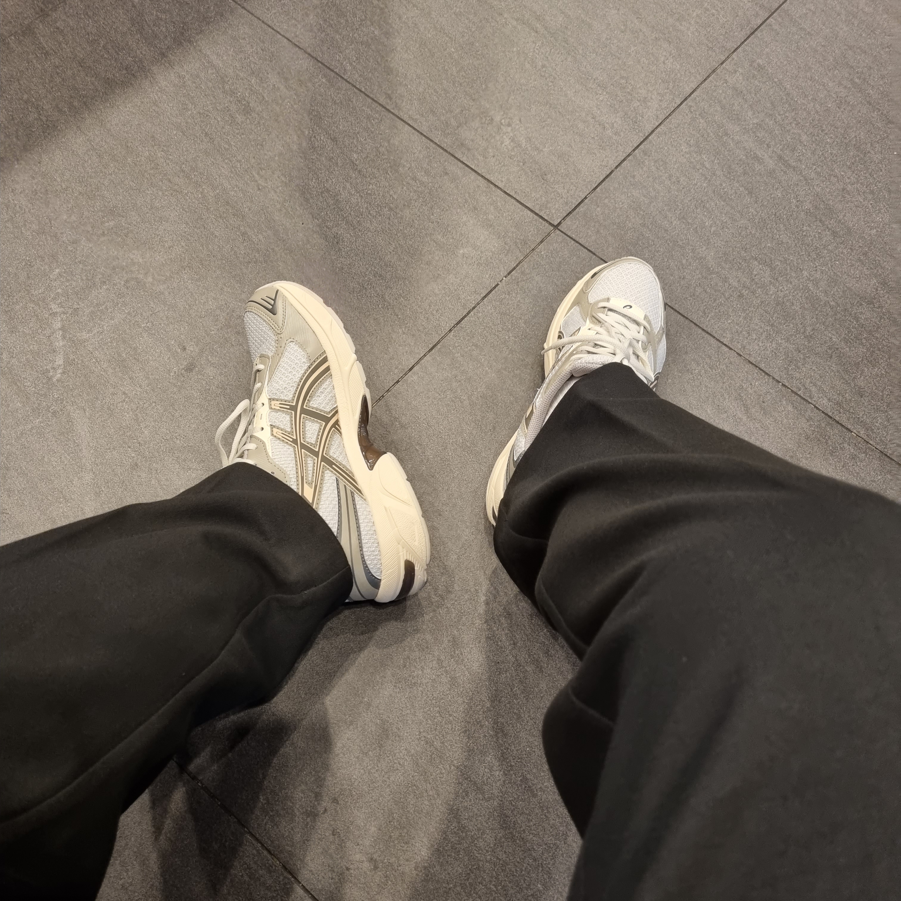 Asics x I4P Gel-1130 Glacier Grey Mink 착용 스타일 - 2