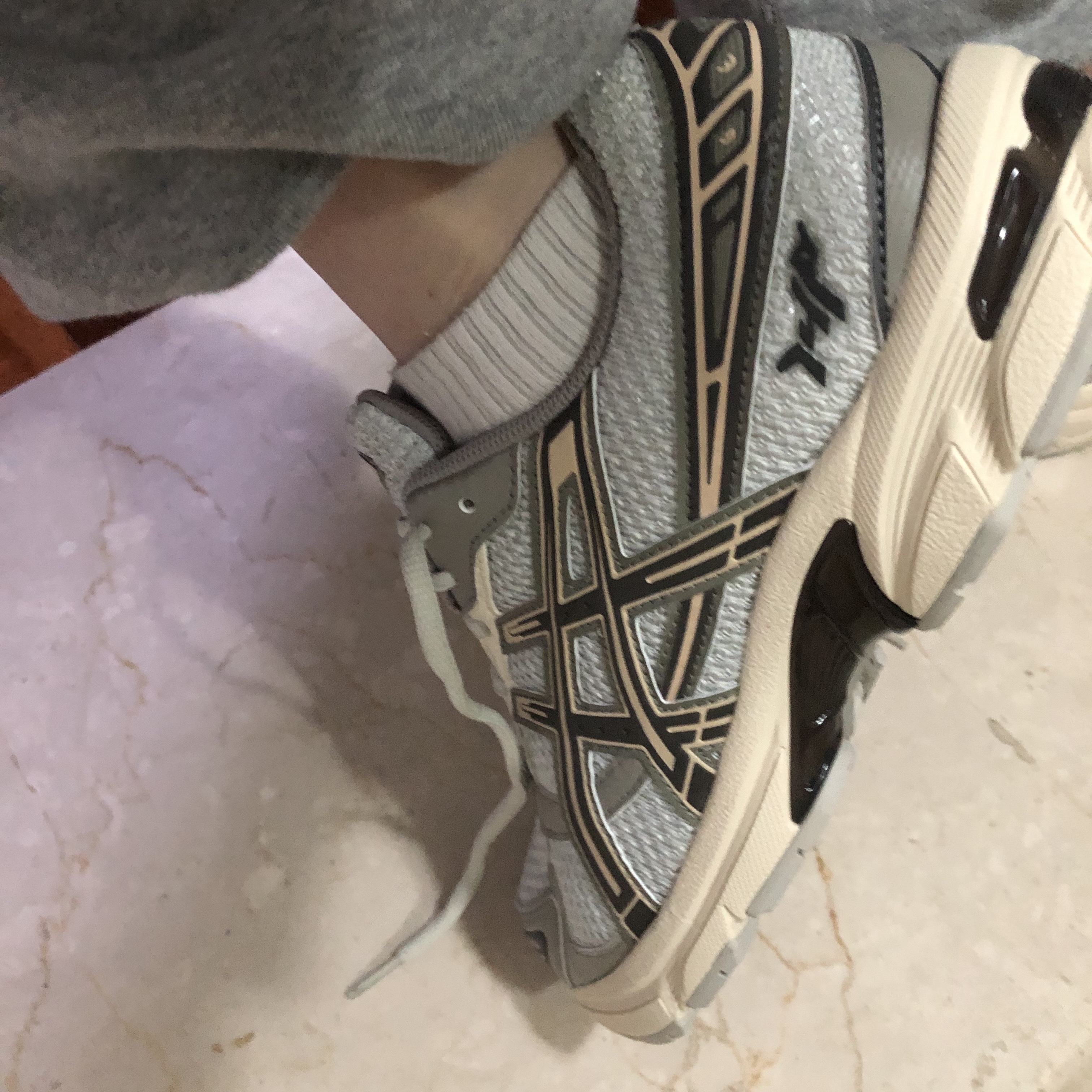 Asics x I4P Gel-1130 Glacier Grey Mink 착용 스타일