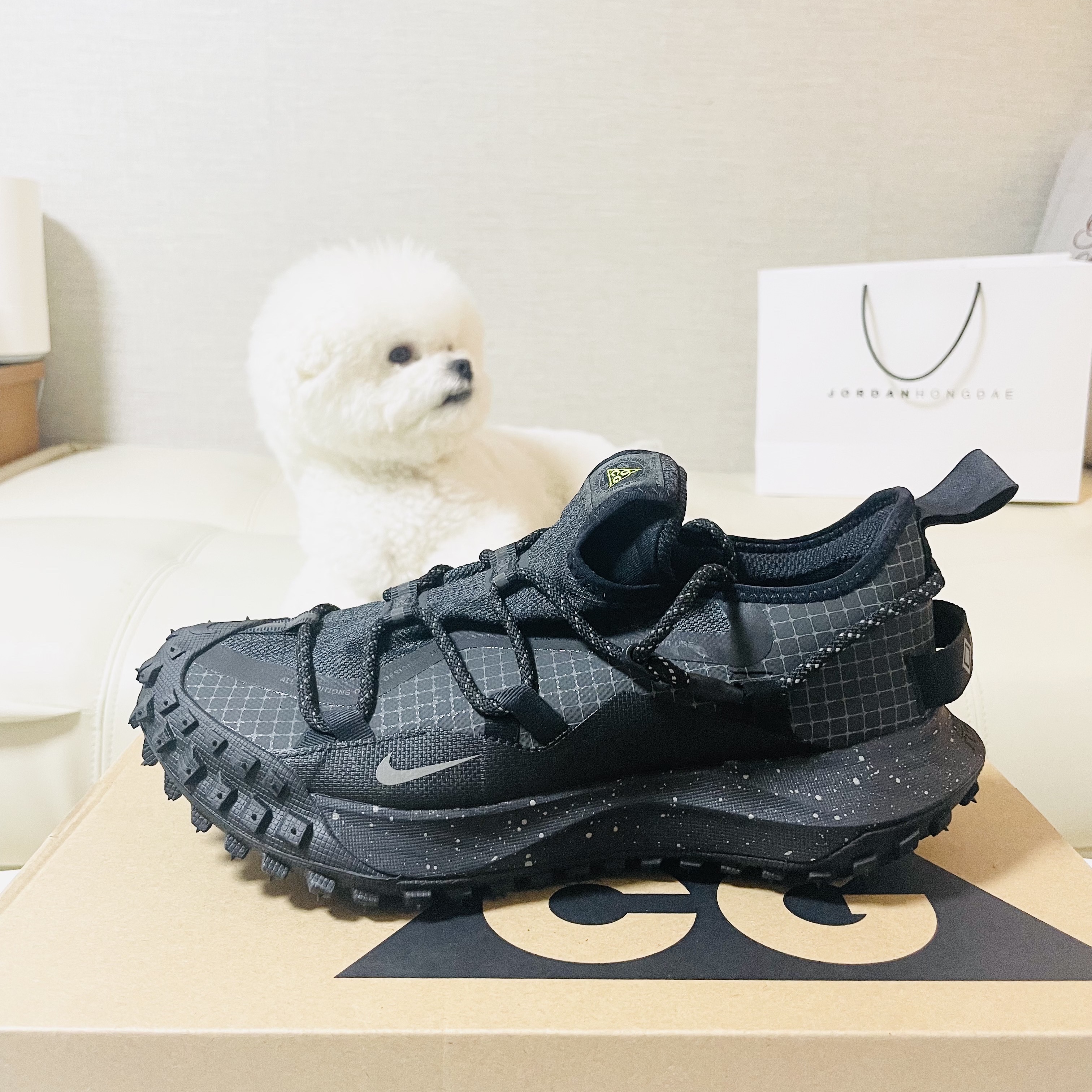 Nike ACG Mountain Fly Low Gore-Tex SE Dark Smoke Grey 착용 스타일