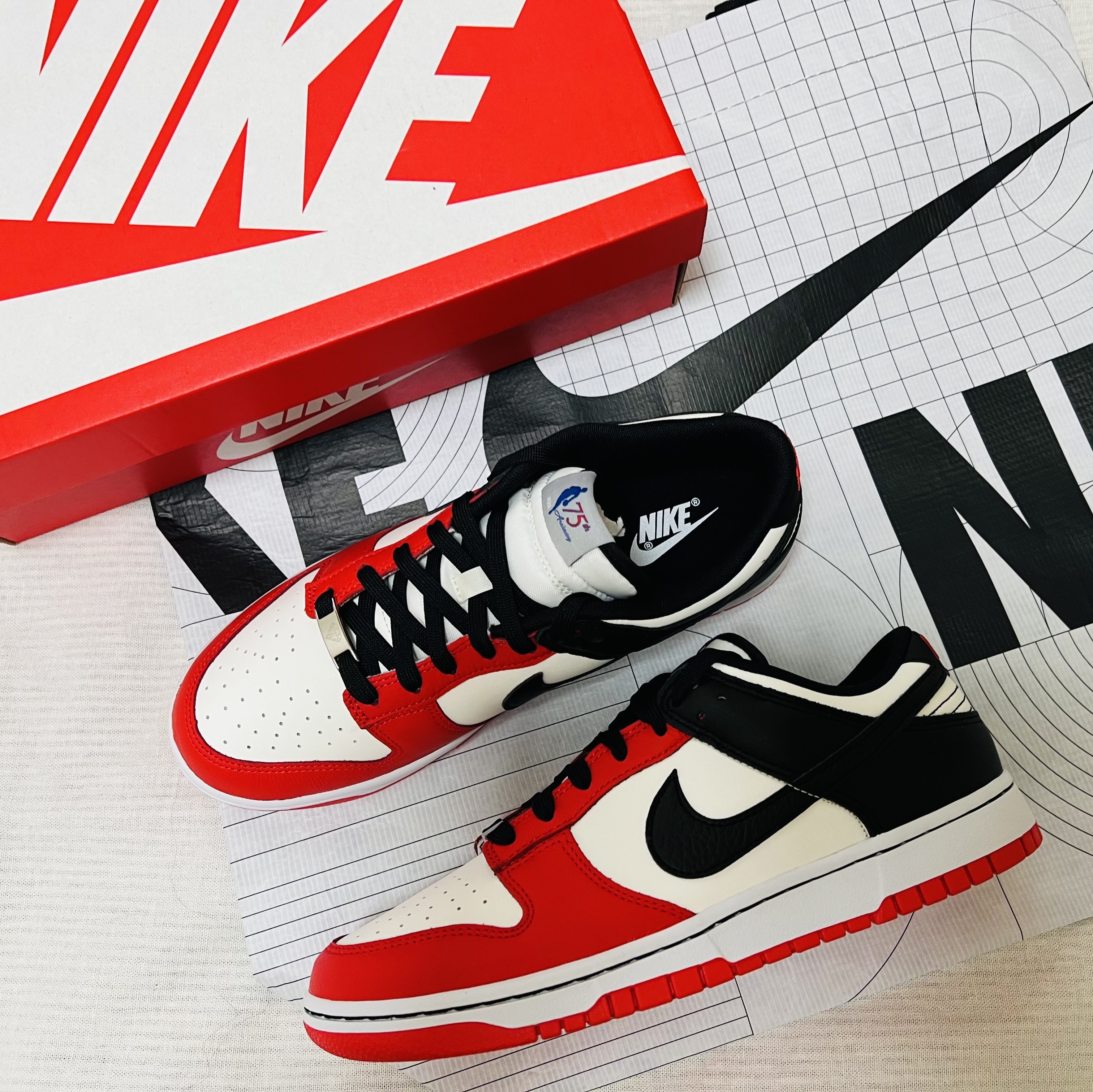 Nike x NBA Dunk Low Retro EMB Black and Chile Red 착용 스타일 - 2
