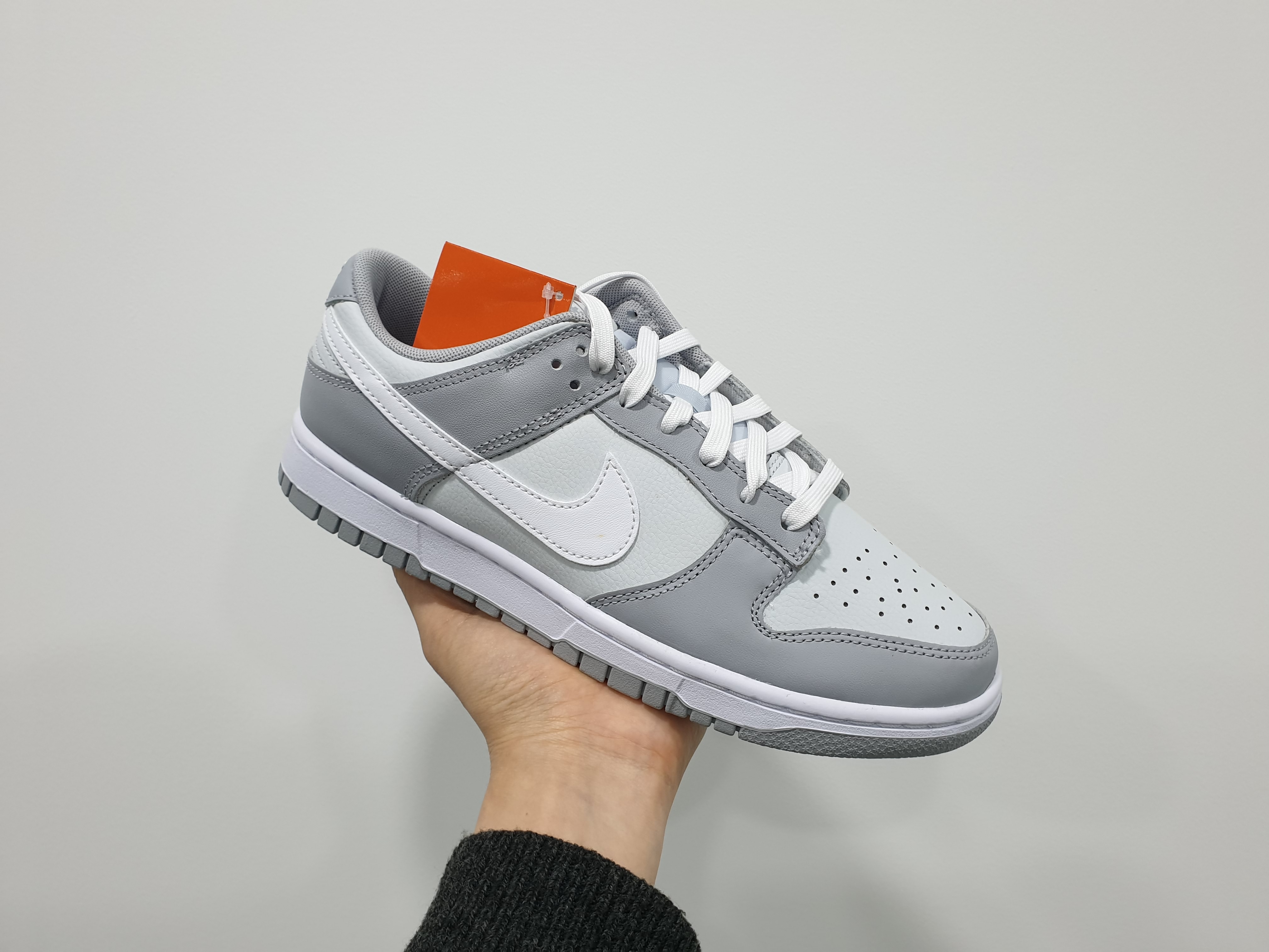 Nike Dunk Low Retro Wolf Grey 착용 스타일