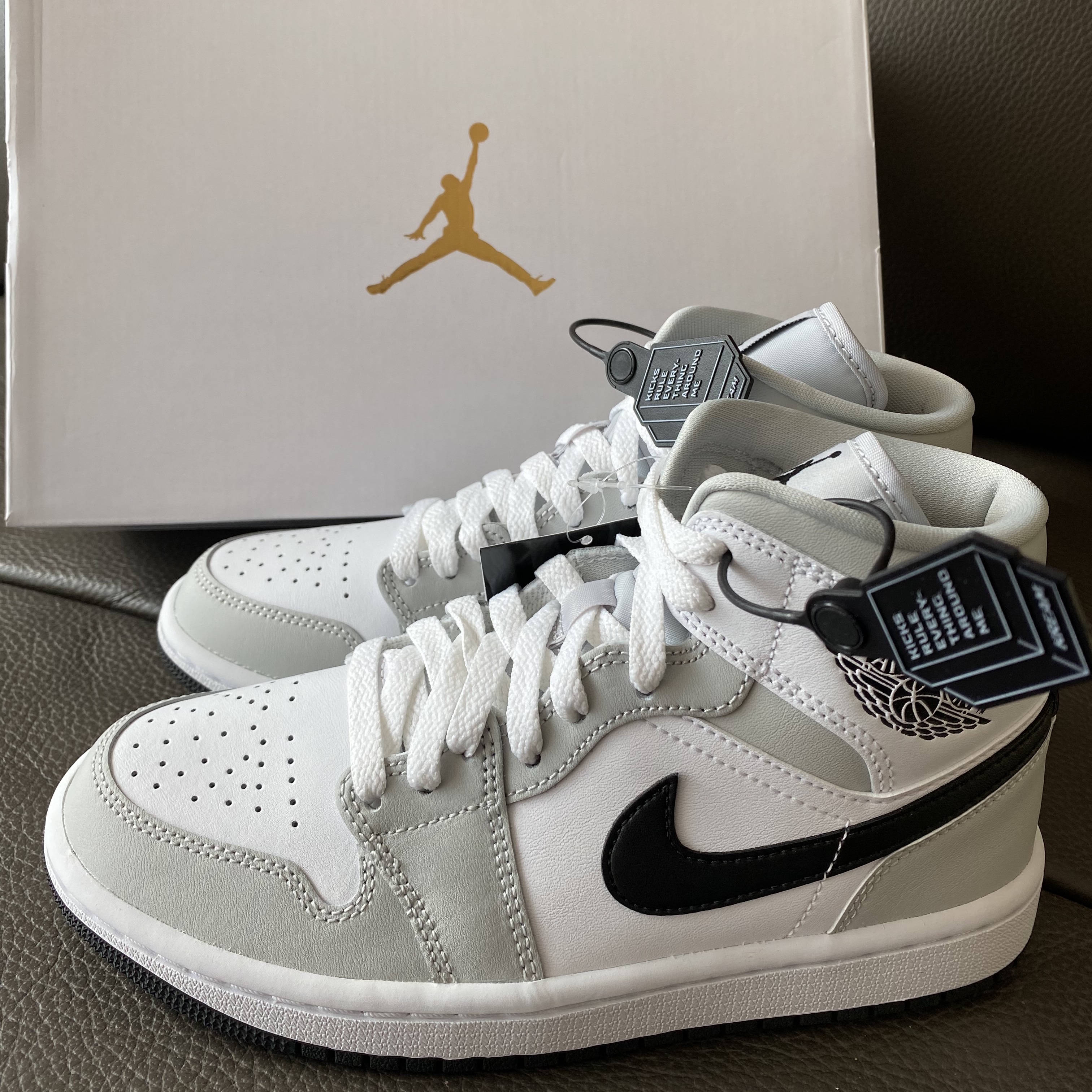 (W) Jordan 1 Mid Grey Fog 착용 스타일 - 2